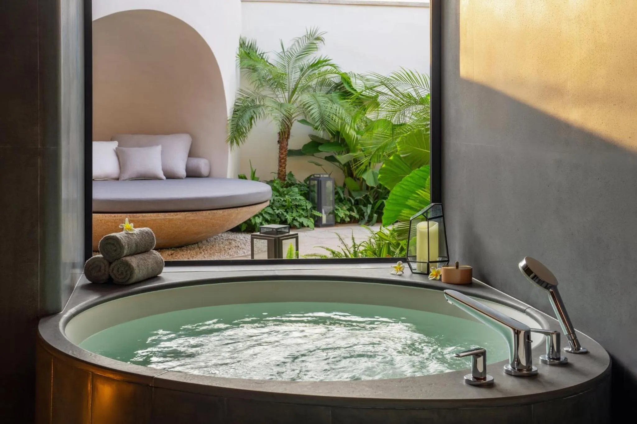 Spa and wellness centre/facilities in Kimpton Aqeos Hainan by IHG