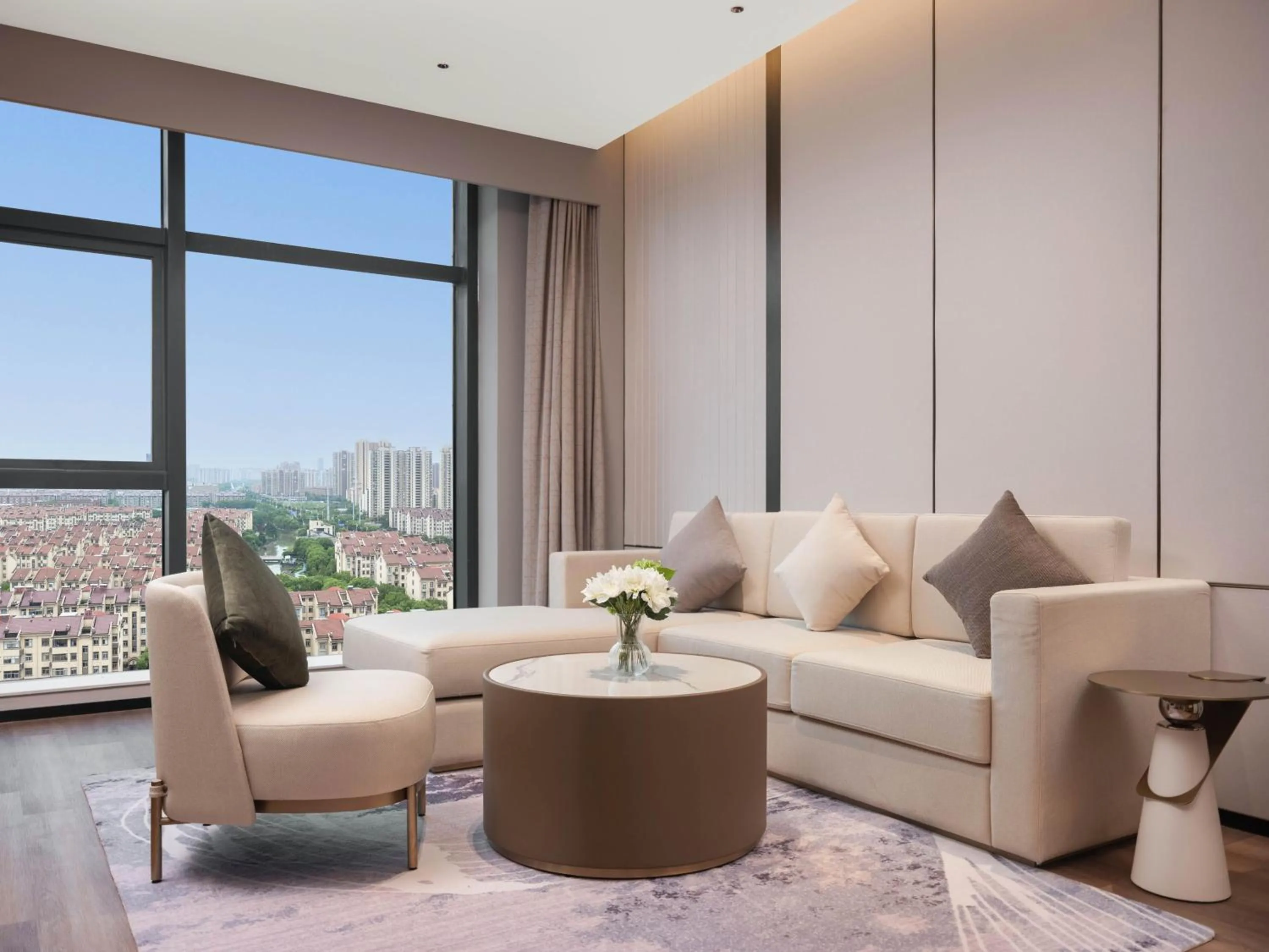 Living room in Holiday Inn Express Wuxi Xishan by IHG