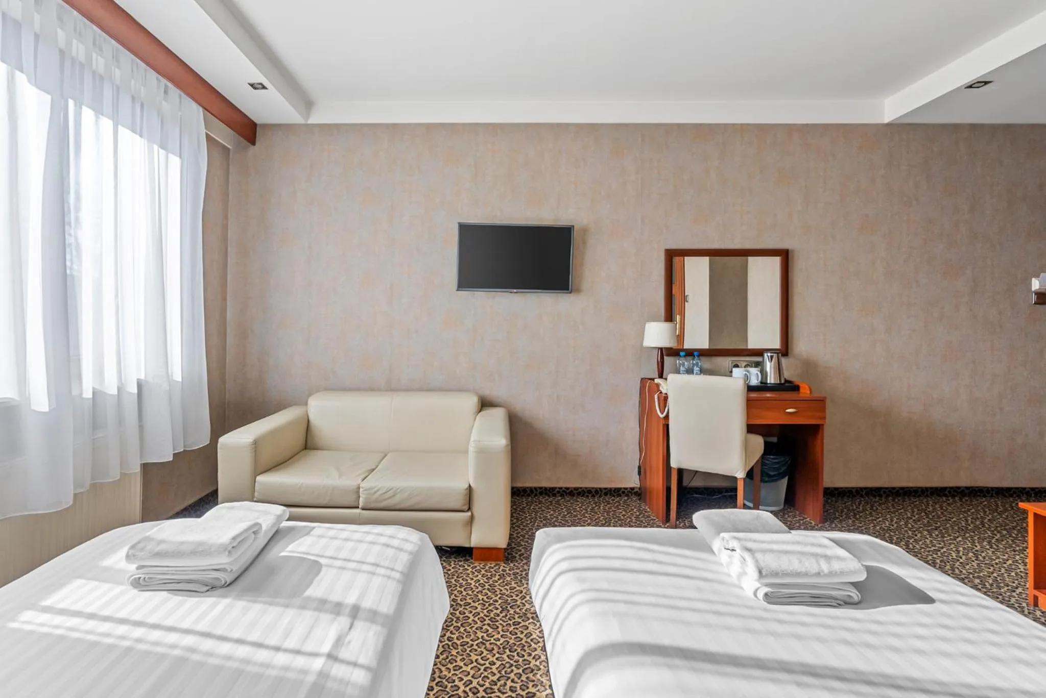 Bed in Hotel Diament Vacanza Katowice - Siemianowice