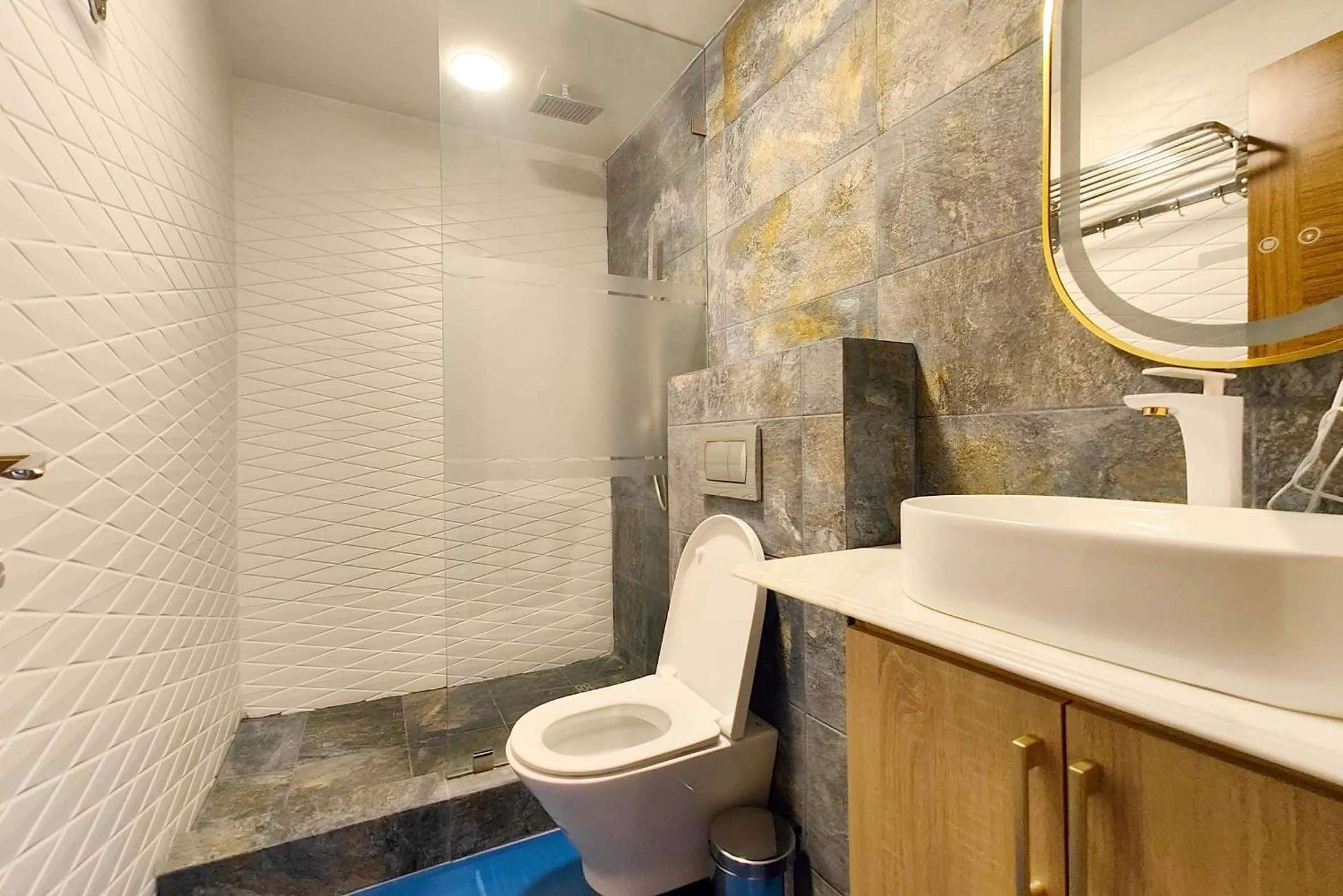 Bathroom in Villa Mirasol Hotel