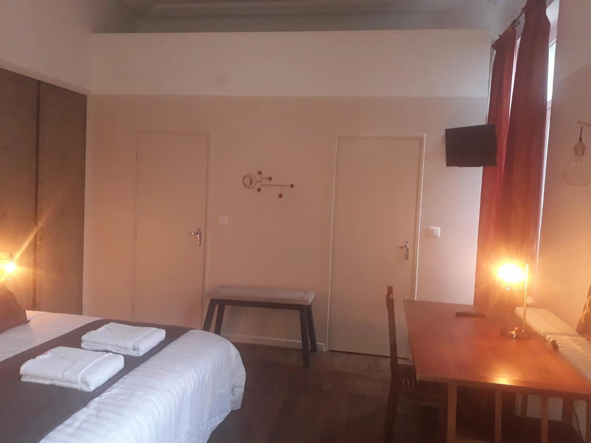 Photo of the whole room in La Maison Bleue de Roubaix