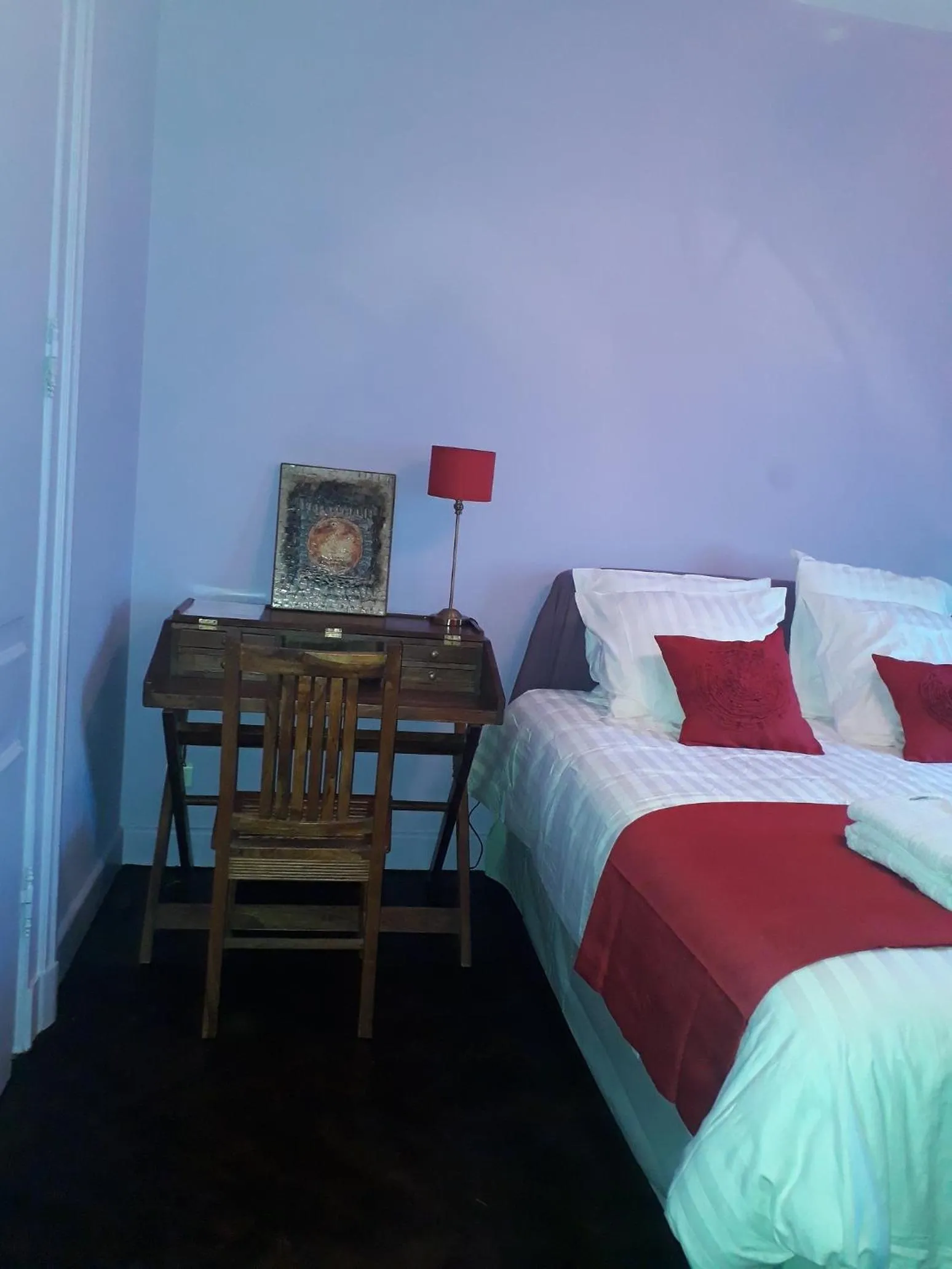 Photo of the whole room in La Maison Bleue de Roubaix