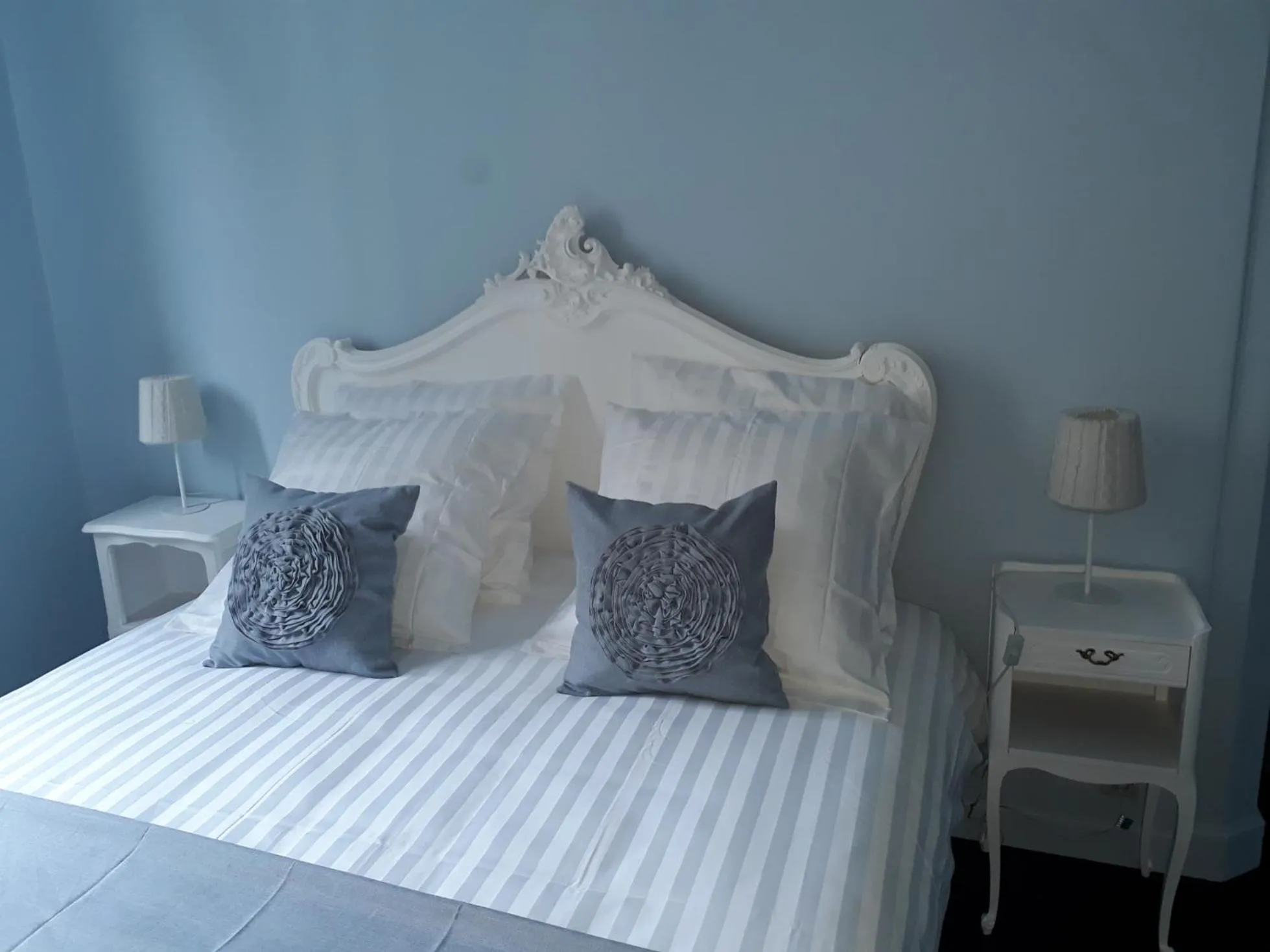 Photo of the whole room in La Maison Bleue de Roubaix