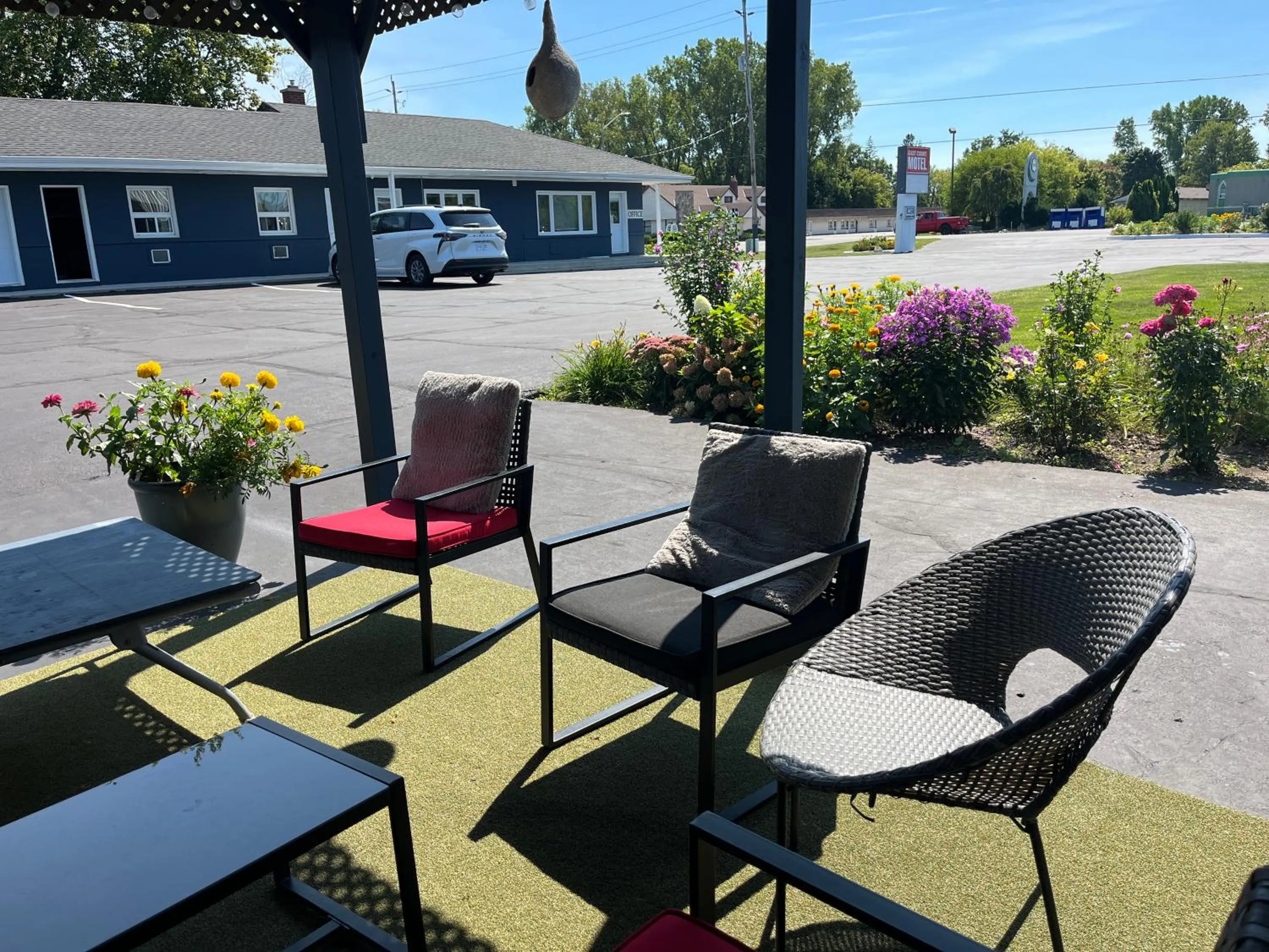 Spring in Eastcourtmotel