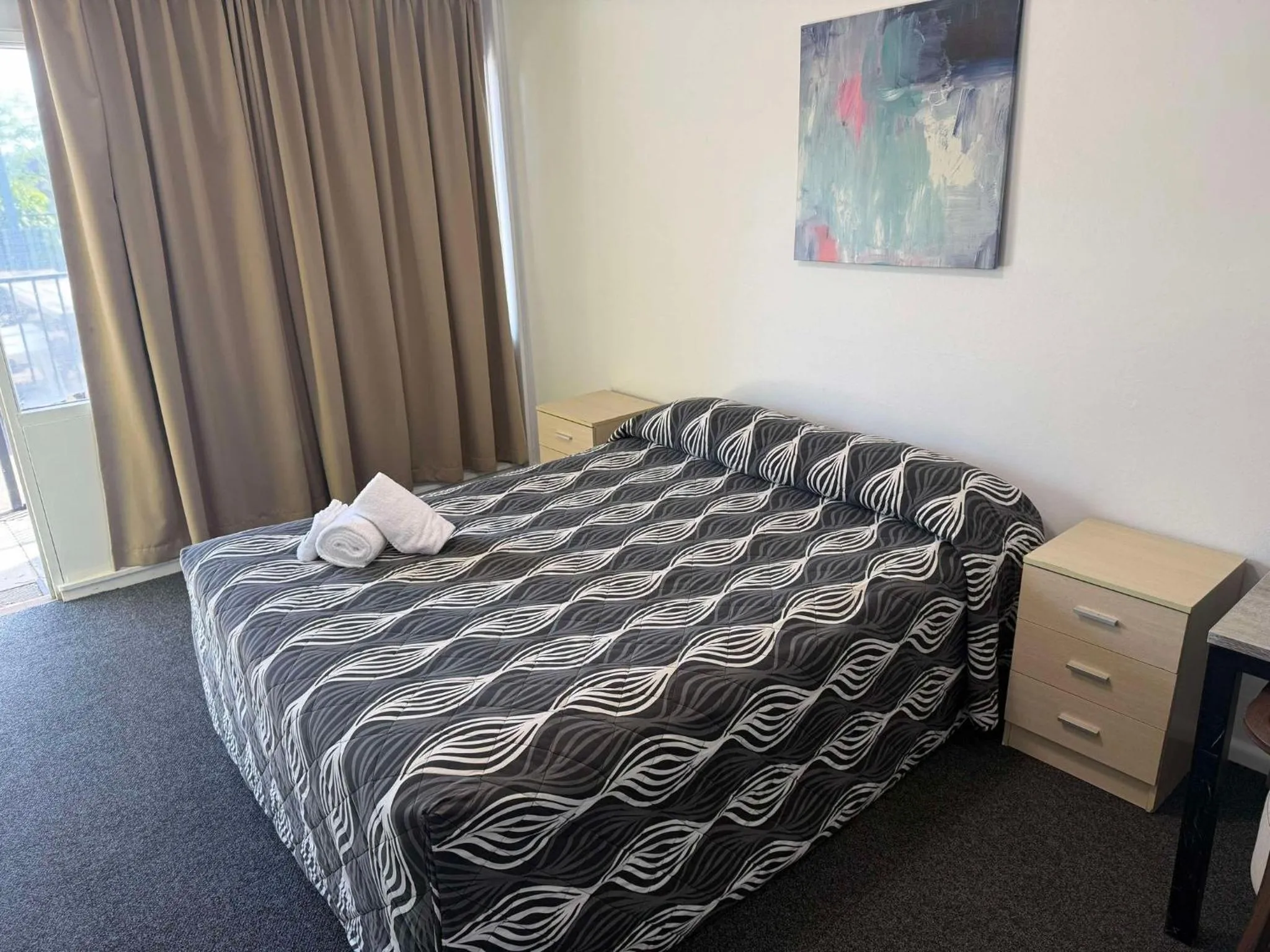 Bed in Manning River Motel