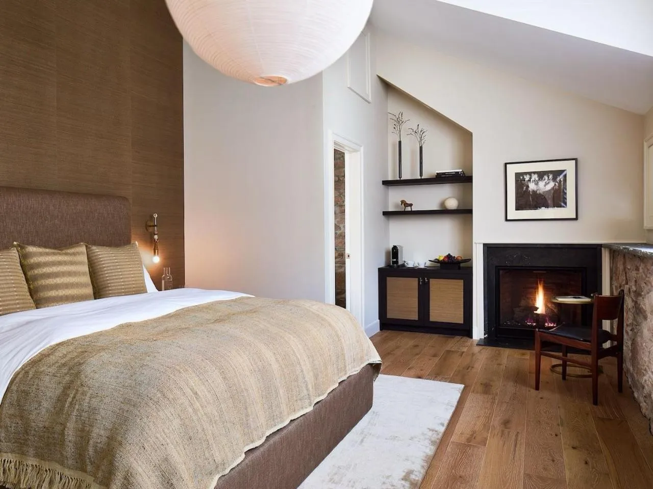 Photo of the whole room, Bed in Stockton Inn