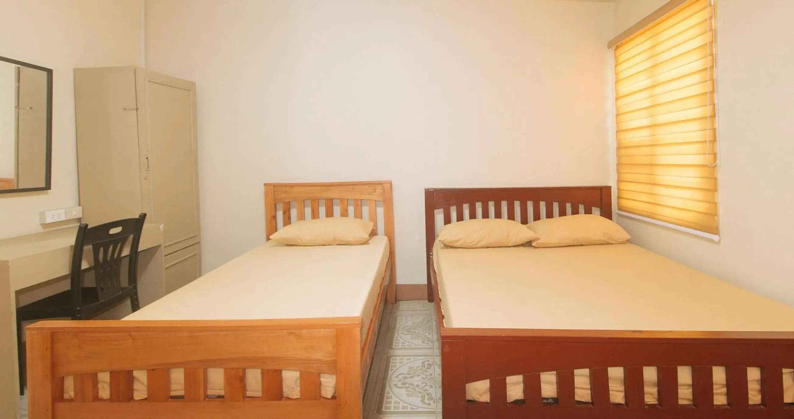 Standard Double Room in Kababayan Pensione House by RedDoorz Standard Double Room in Kababayan Pensione House by RedDoorz