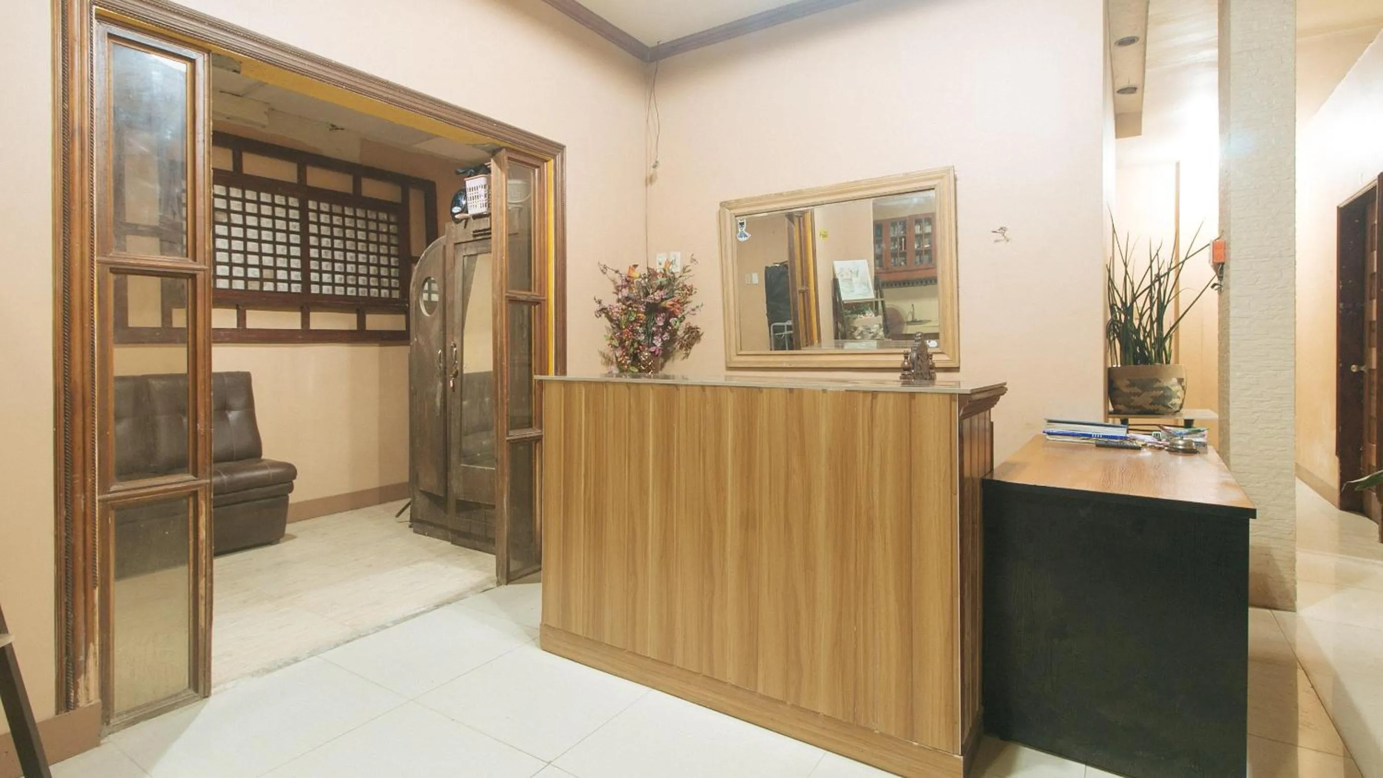 Lobby or reception in Kababayan Pensione House by RedDoorz