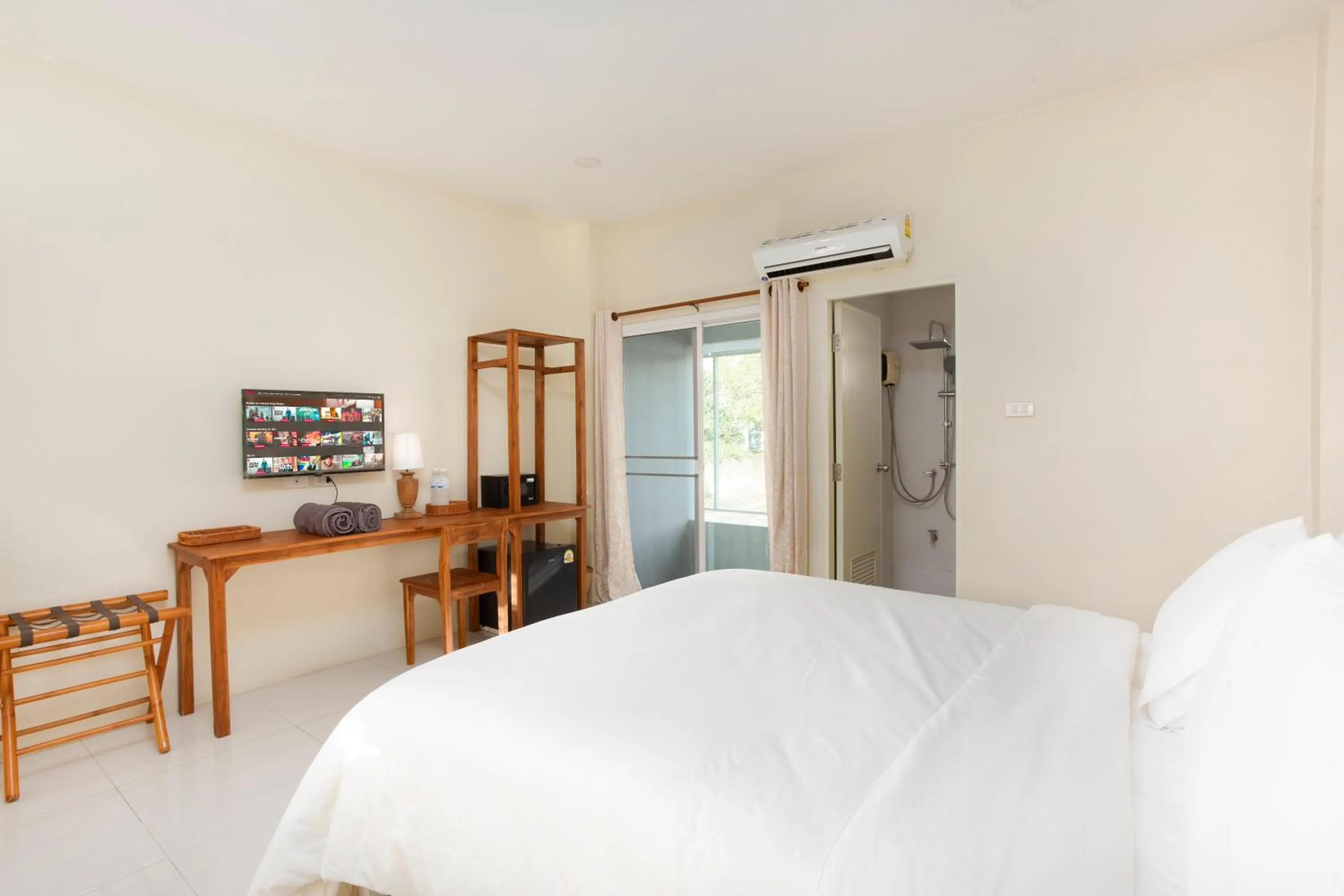 Bed in Comfy Corner Hotel