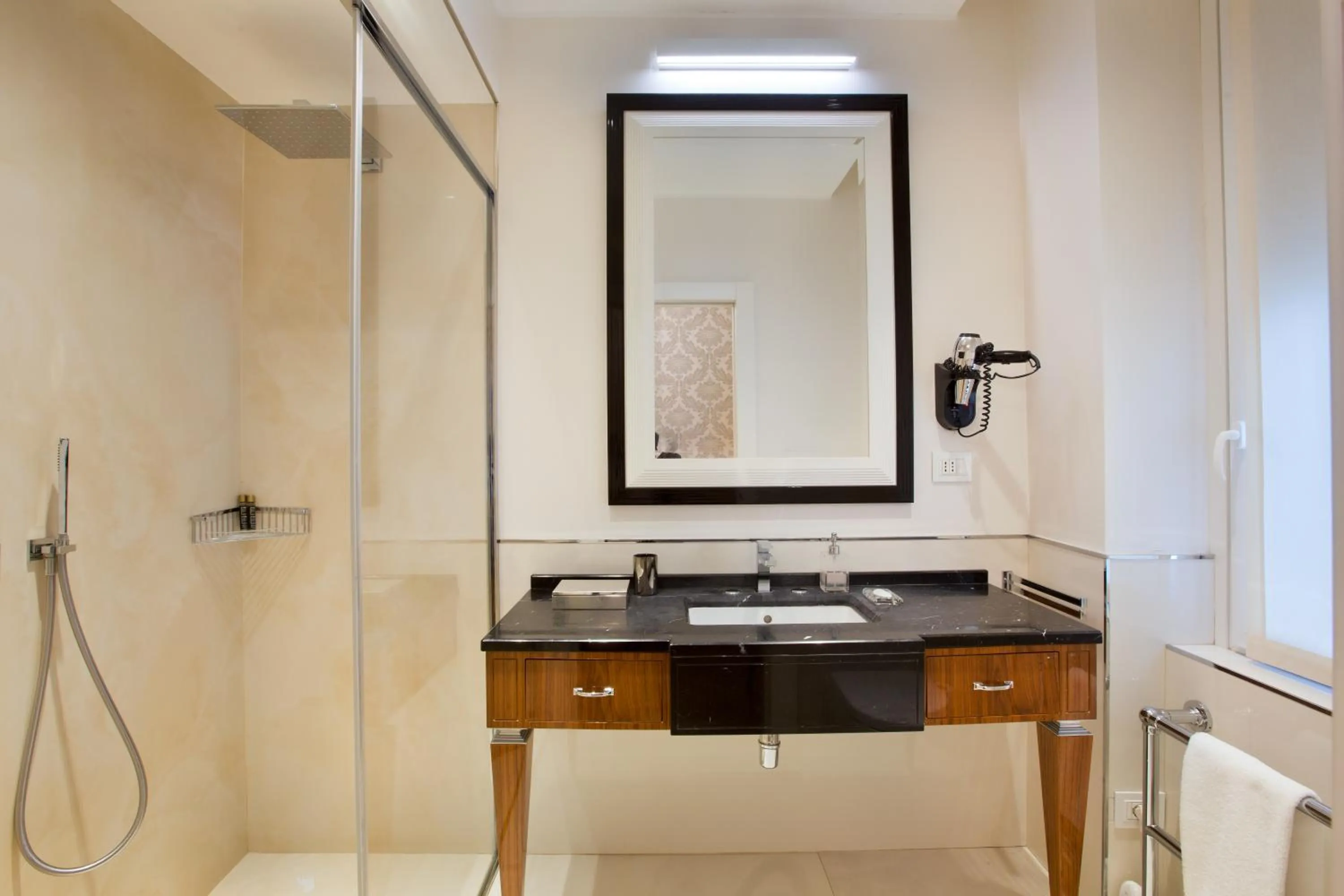 Bathroom in Duomo Rooms