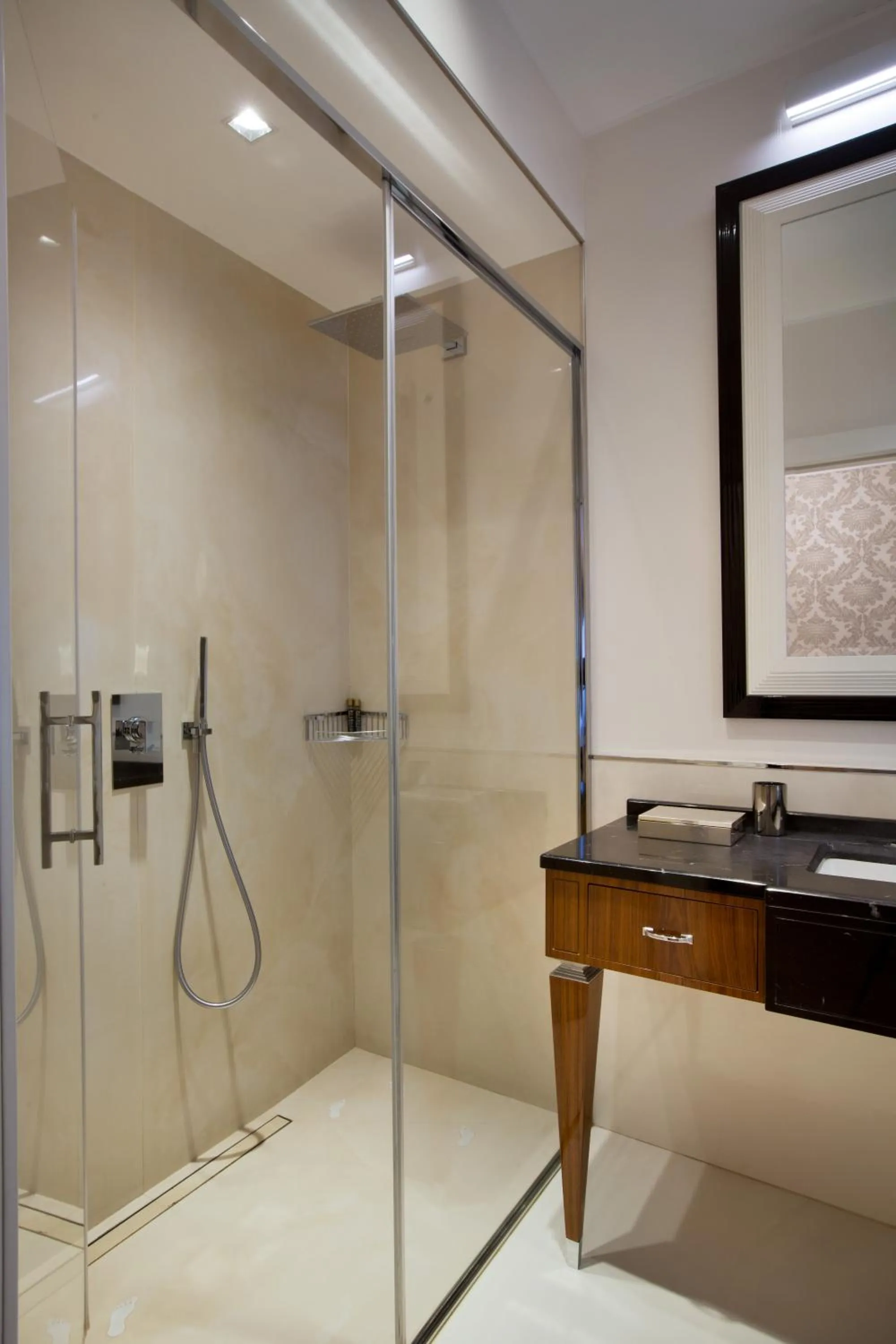 Bathroom in Duomo Rooms