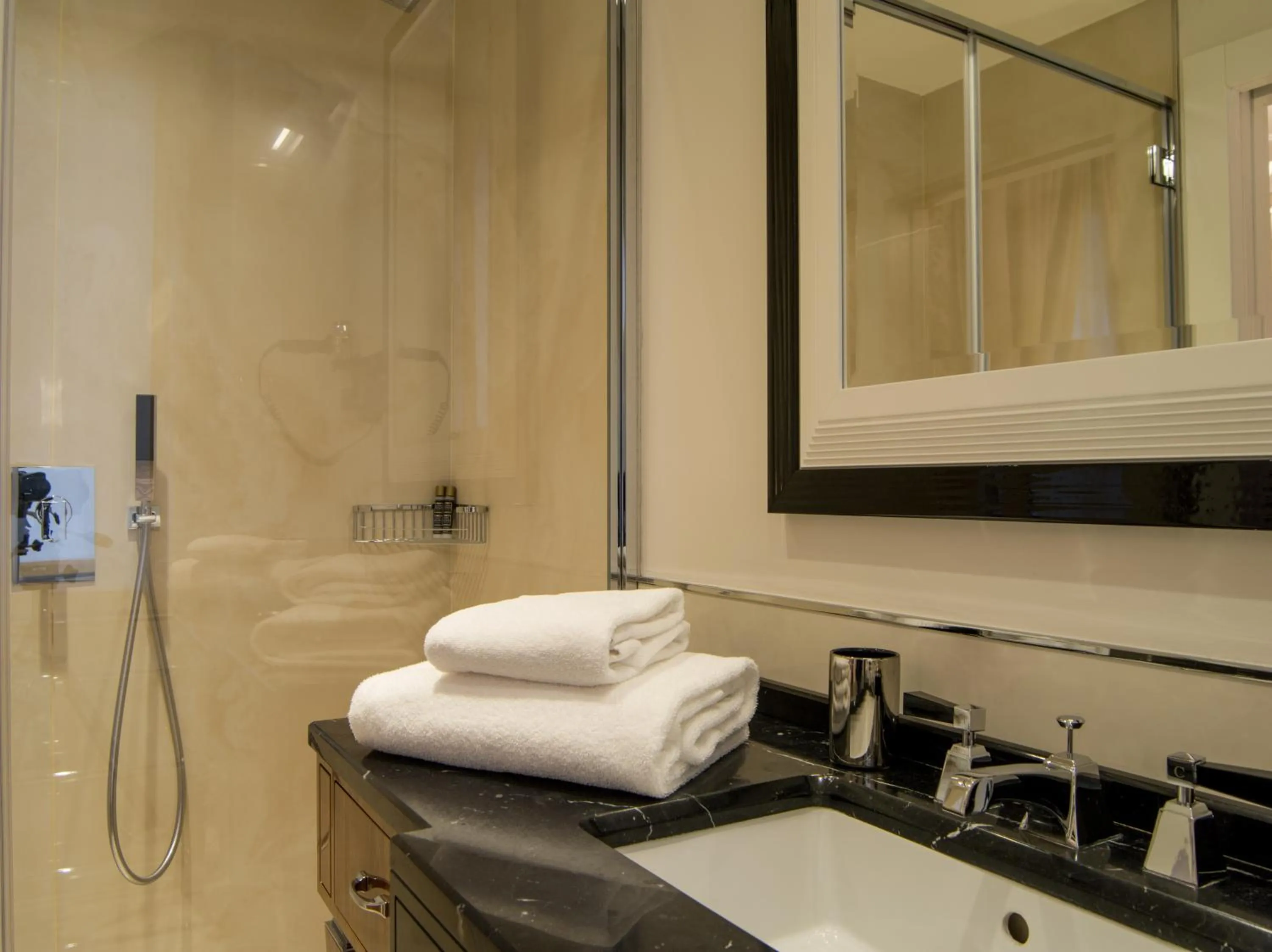 Bathroom in Duomo Rooms