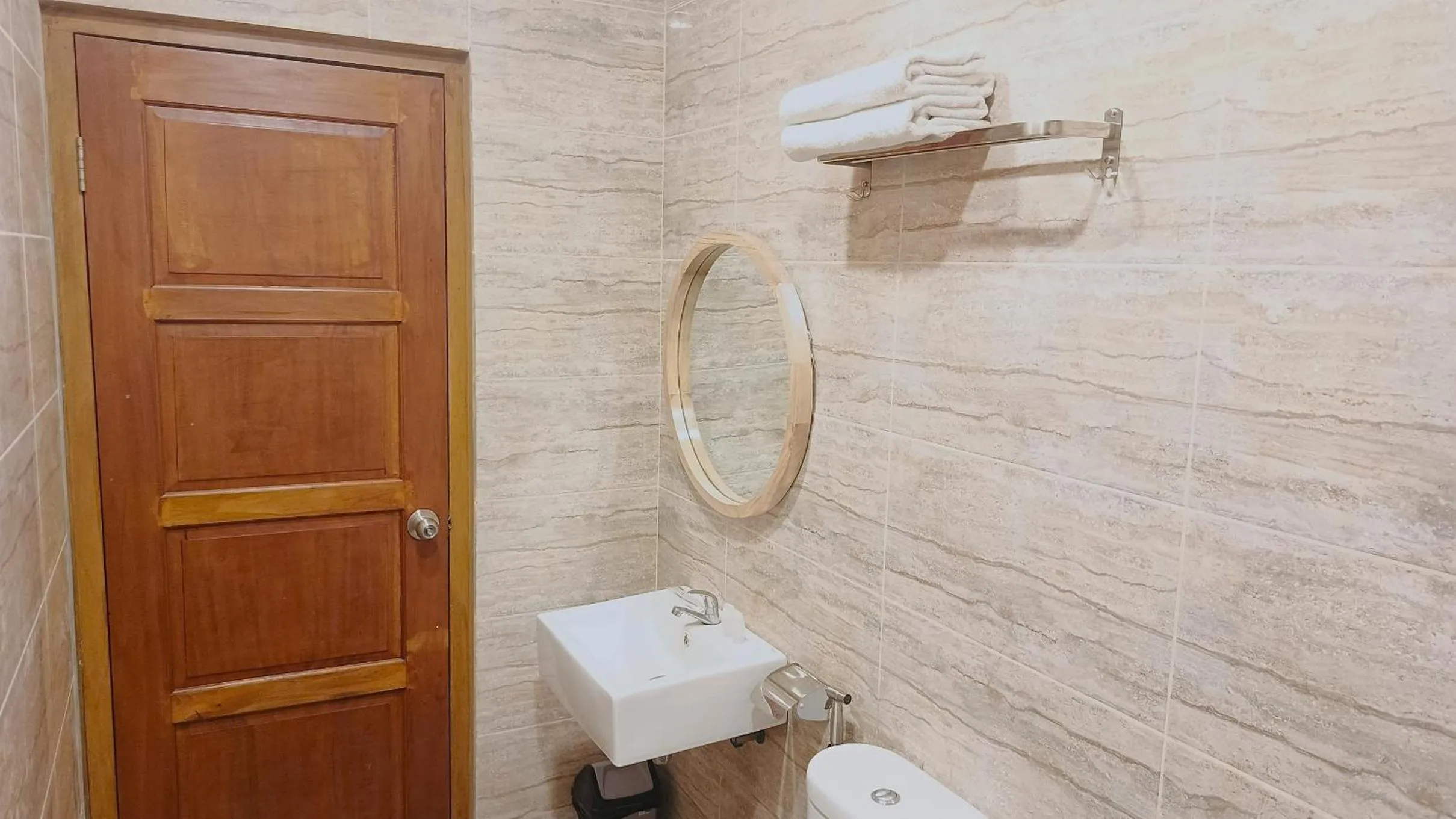 Bathroom in PLUM Dreamscape Bhagia Malioboro