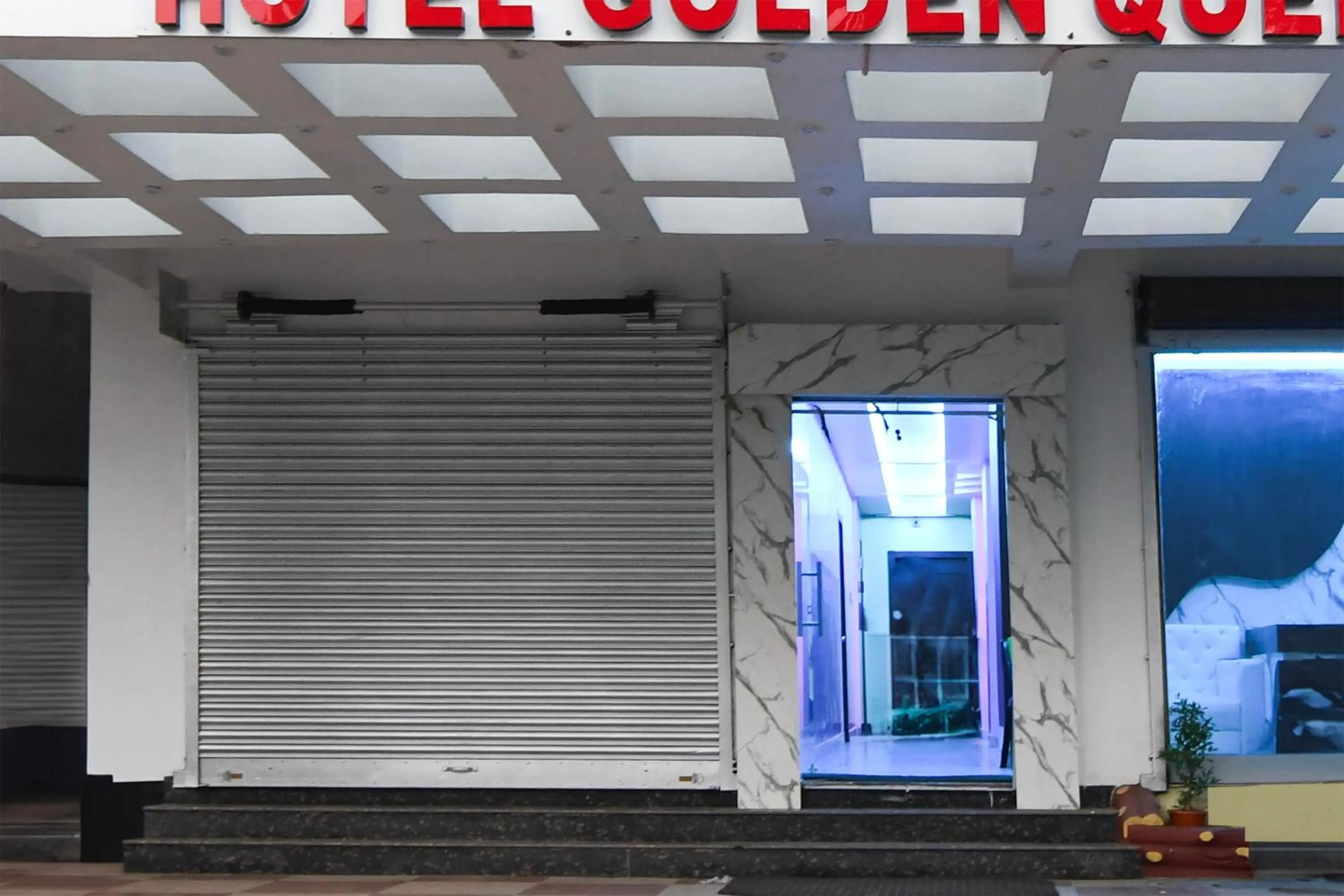 Facade/entrance in Hotel O Golden Queen