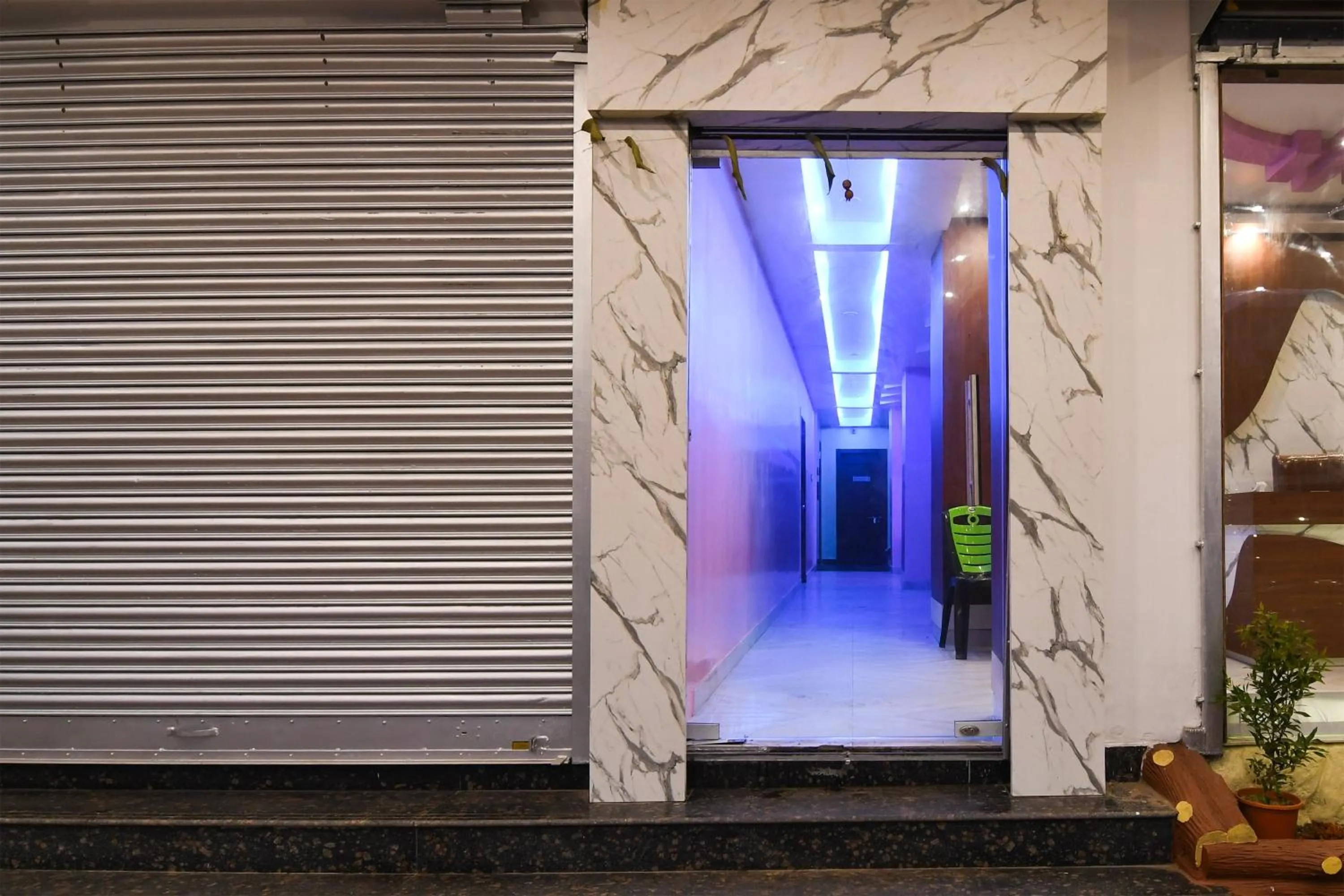 Facade/entrance in Hotel O Golden Queen