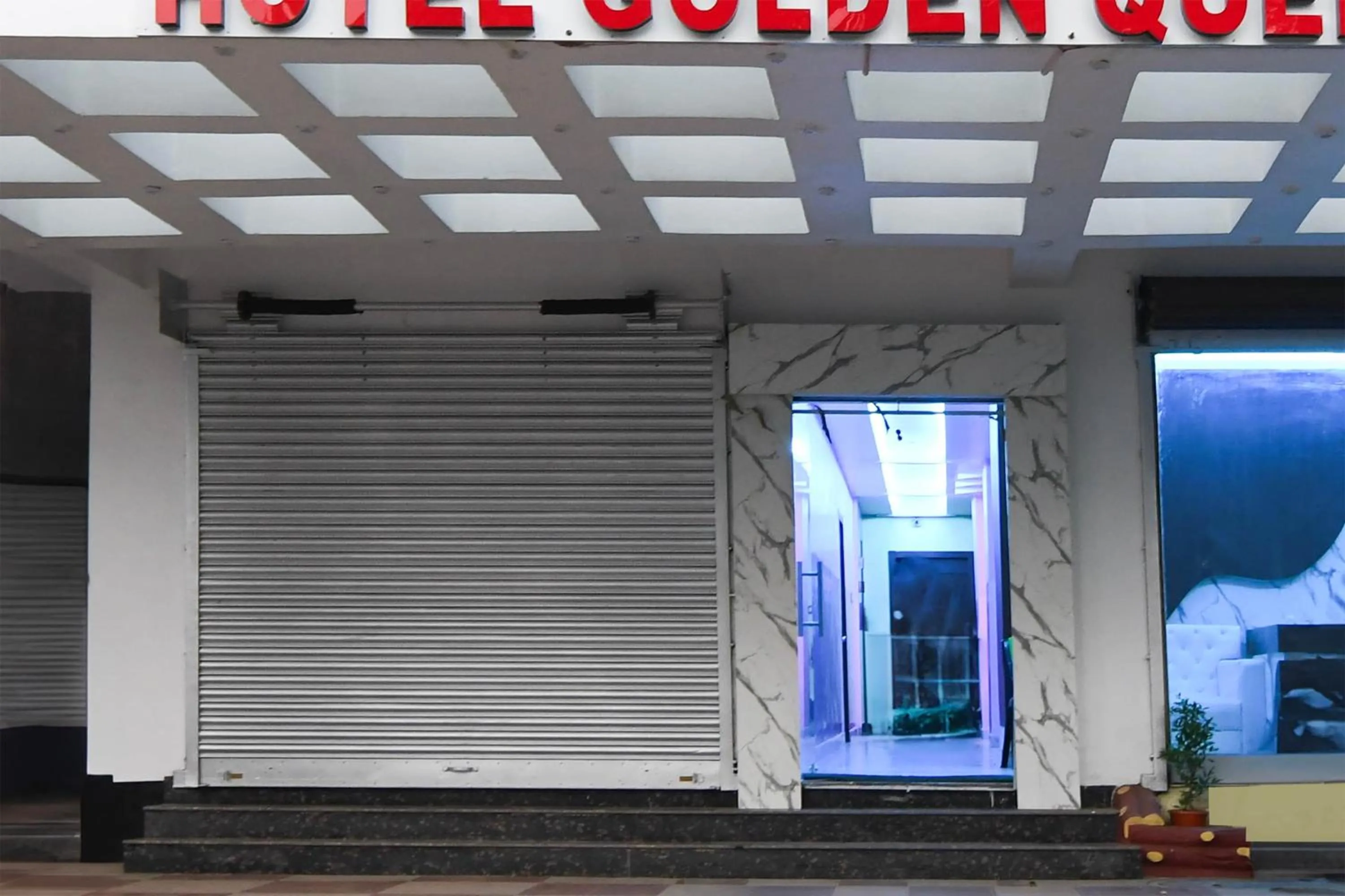 Facade/entrance in Hotel O Golden Queen