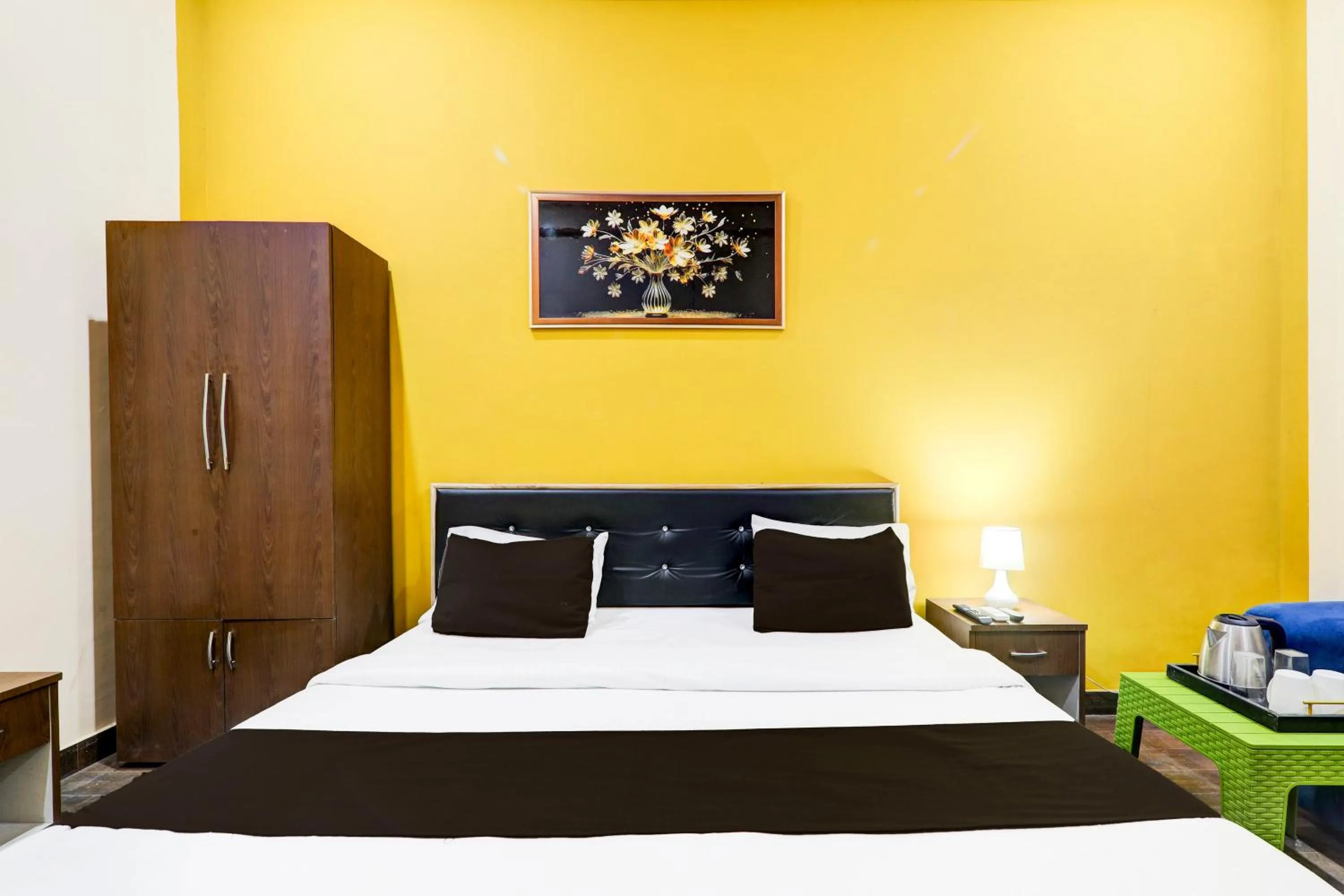 Bedroom, Bed in Super Hotel O Arjun Ganj