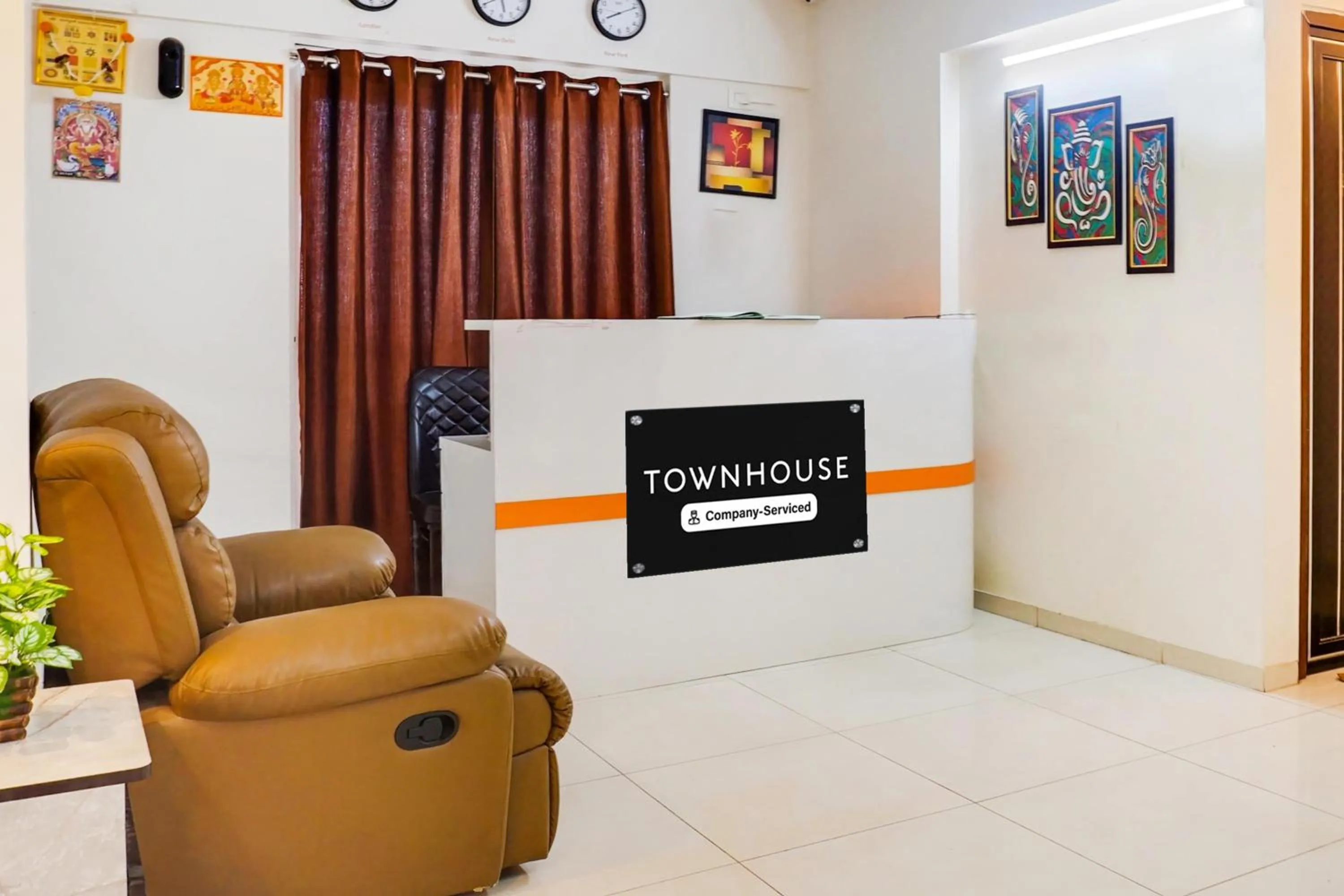 Lobby or reception in Super Townhouse Lohegaon Near Pune Airport formerly Landmark Regency