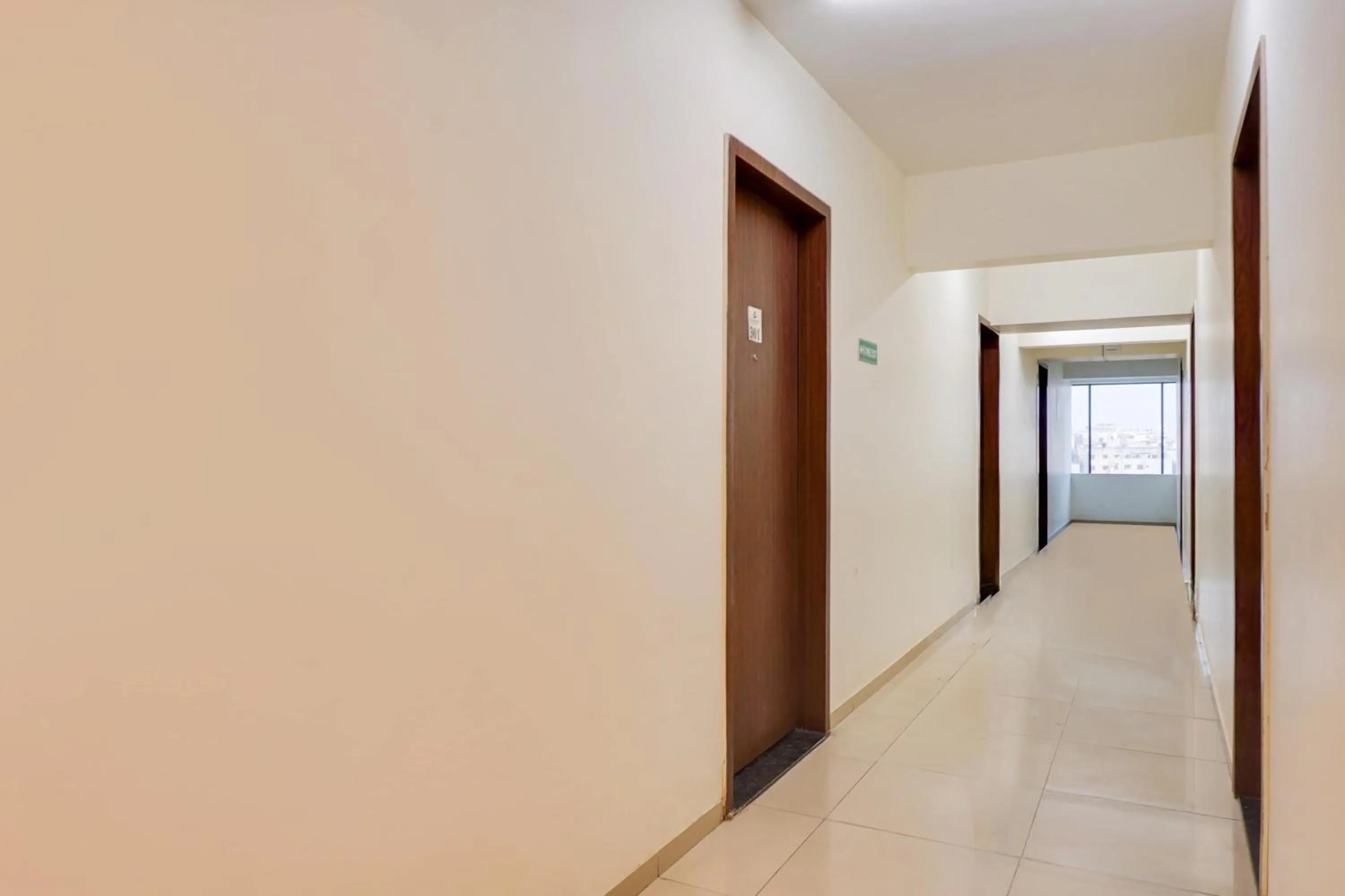 Lobby or reception in Super Townhouse Lohegaon Near Pune Airport formerly Landmark Regency