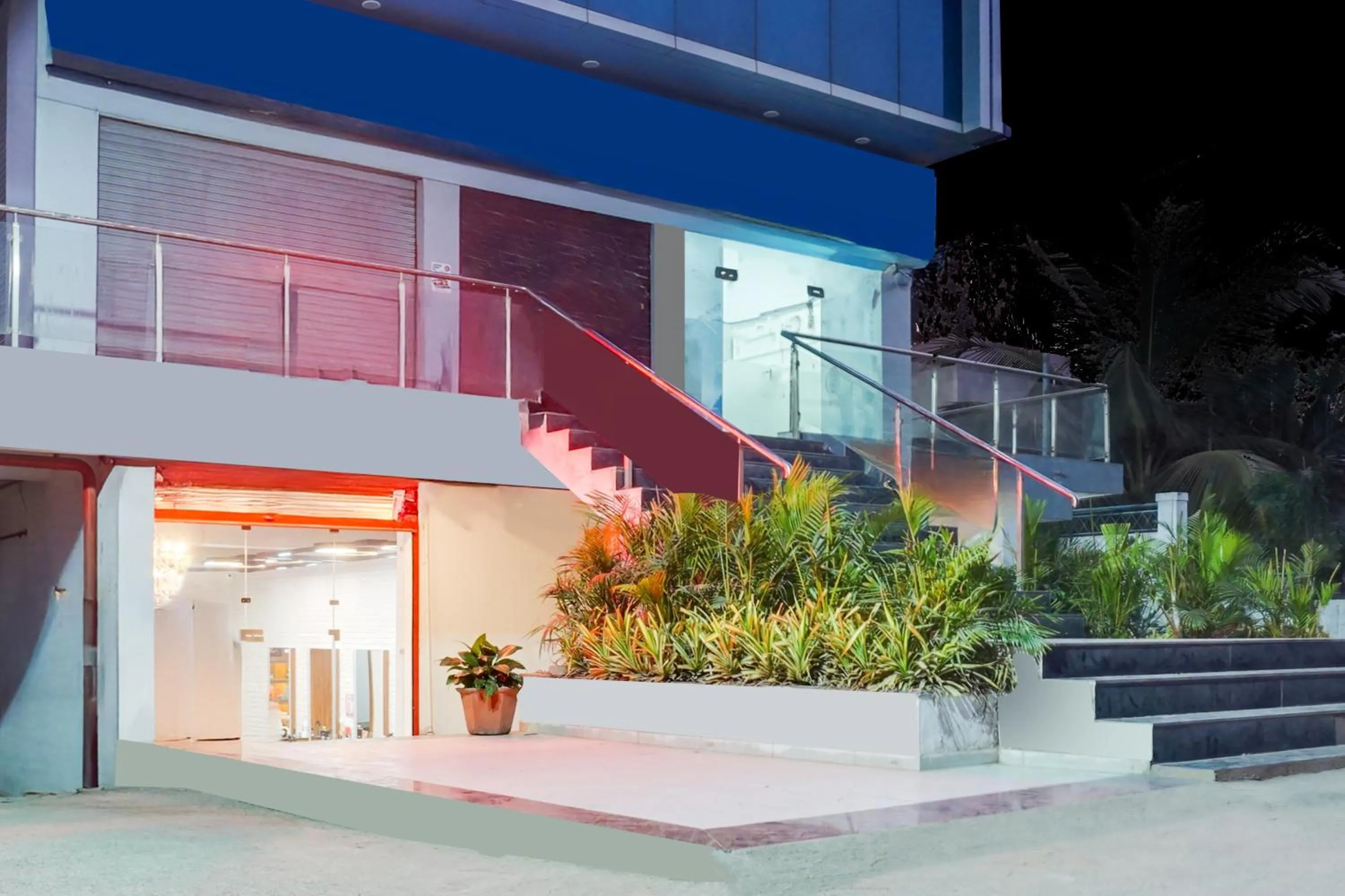 Facade/entrance in Super Townhouse Lohegaon Near Pune Airport formerly Landmark Regency