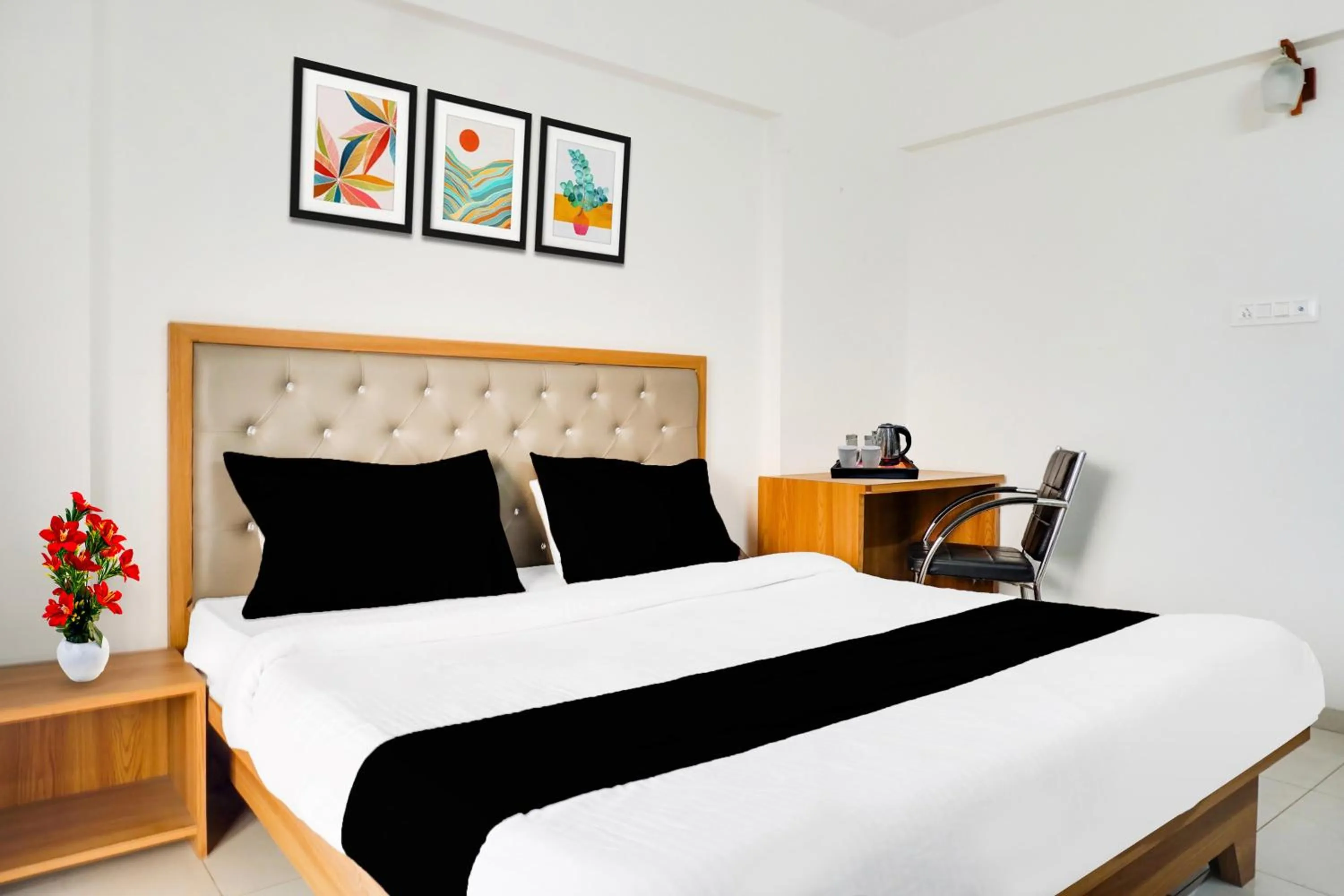 Bedroom, Bed in Super Townhouse Lohegaon Near Pune Airport formerly Landmark Regency