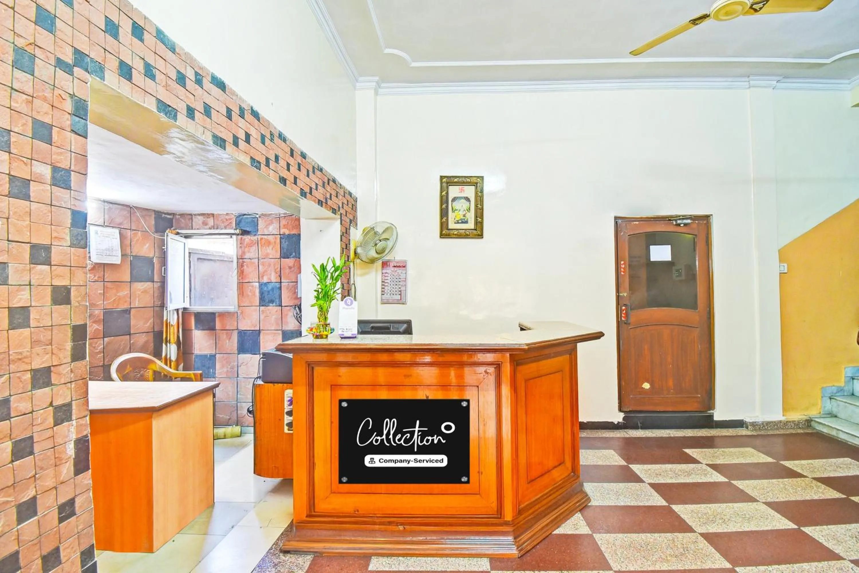 Lobby or reception in Super Collection O Hathroi Market Near Dhuleshwar Garden formerly Hotel Rishi