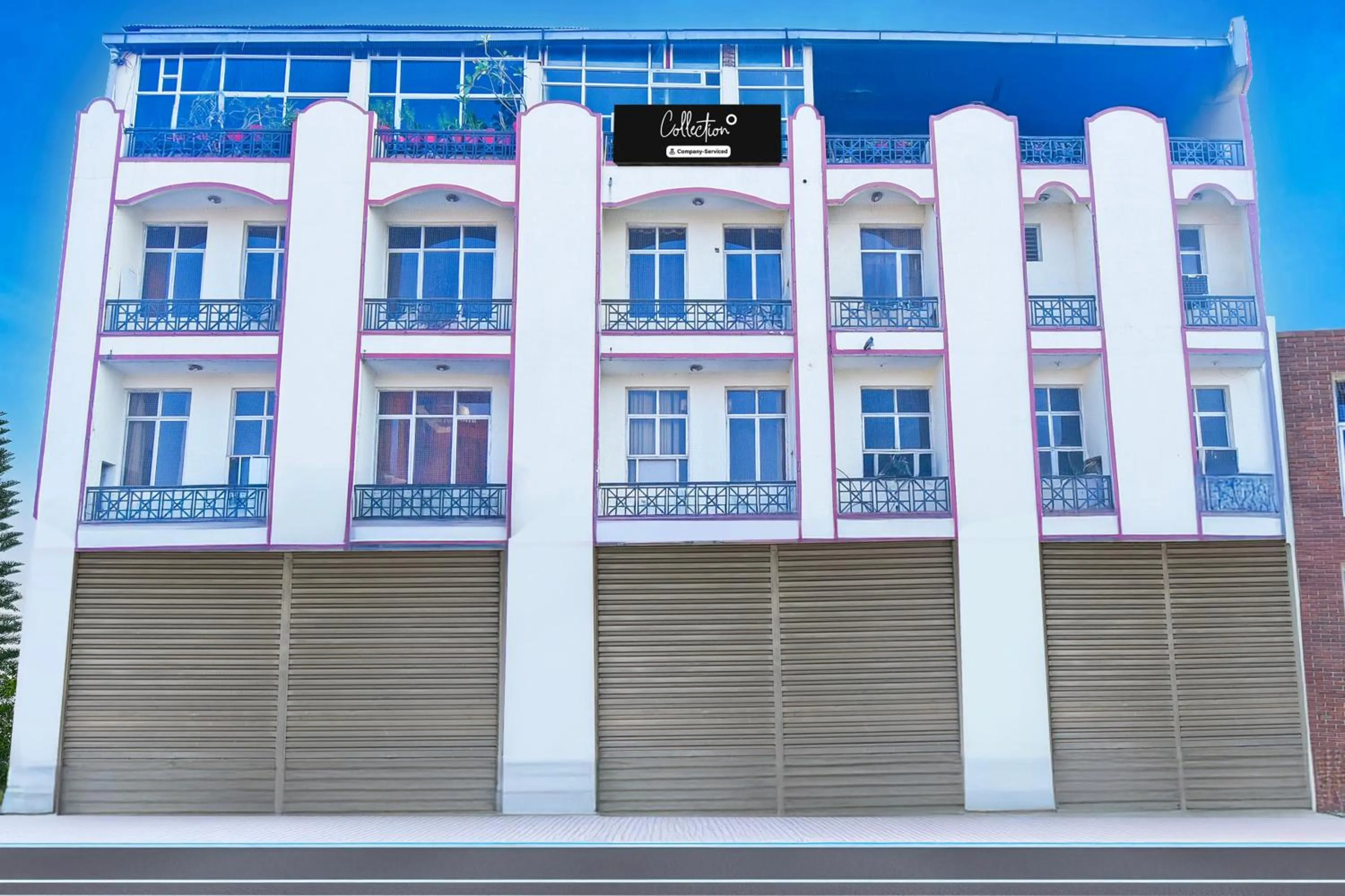 Facade/entrance in Super Collection O Hathroi Market Near Dhuleshwar Garden formerly Hotel Rishi