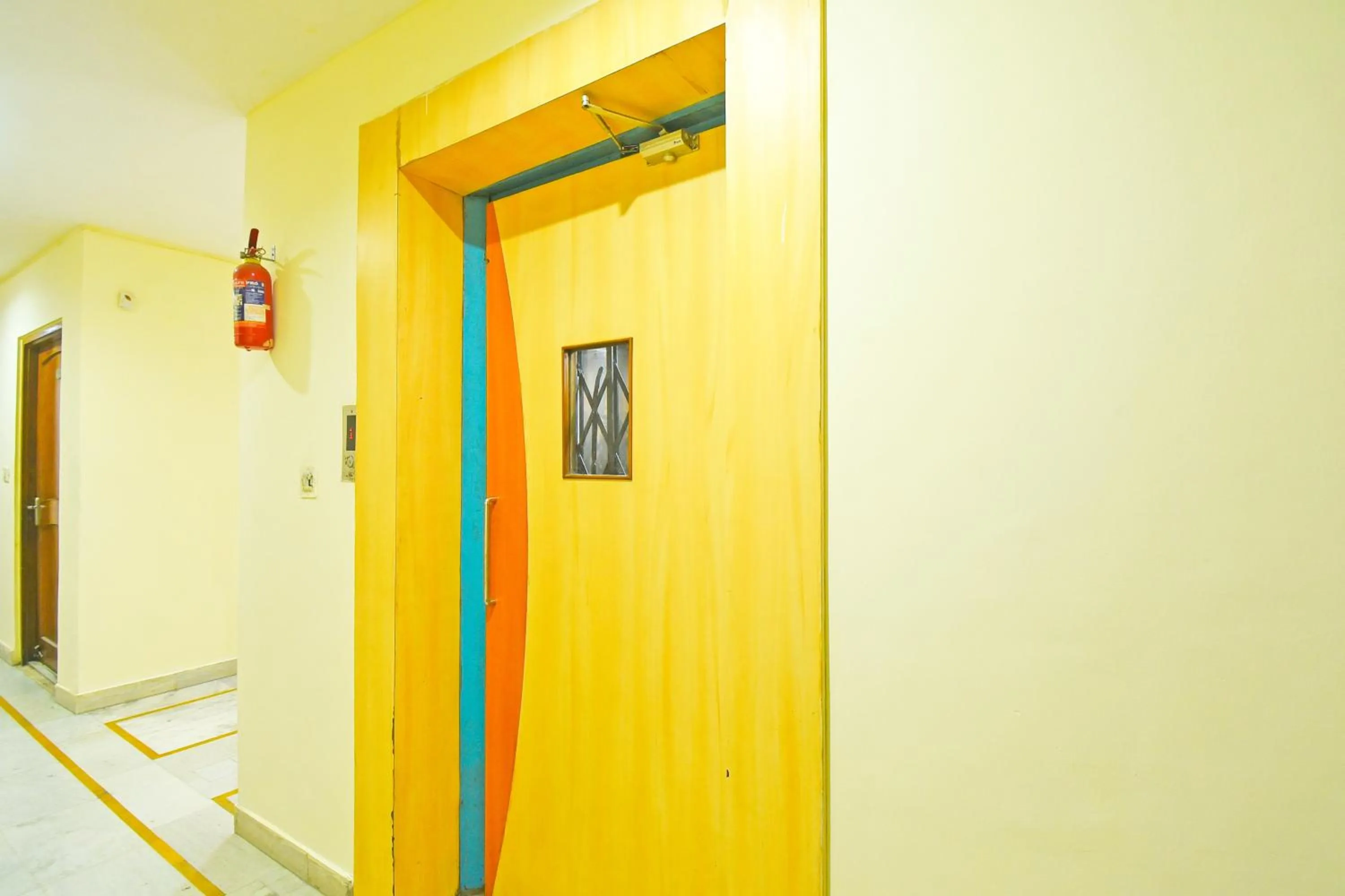 Lobby or reception in Super Collection O Hathroi Market Near Dhuleshwar Garden formerly Hotel Rishi