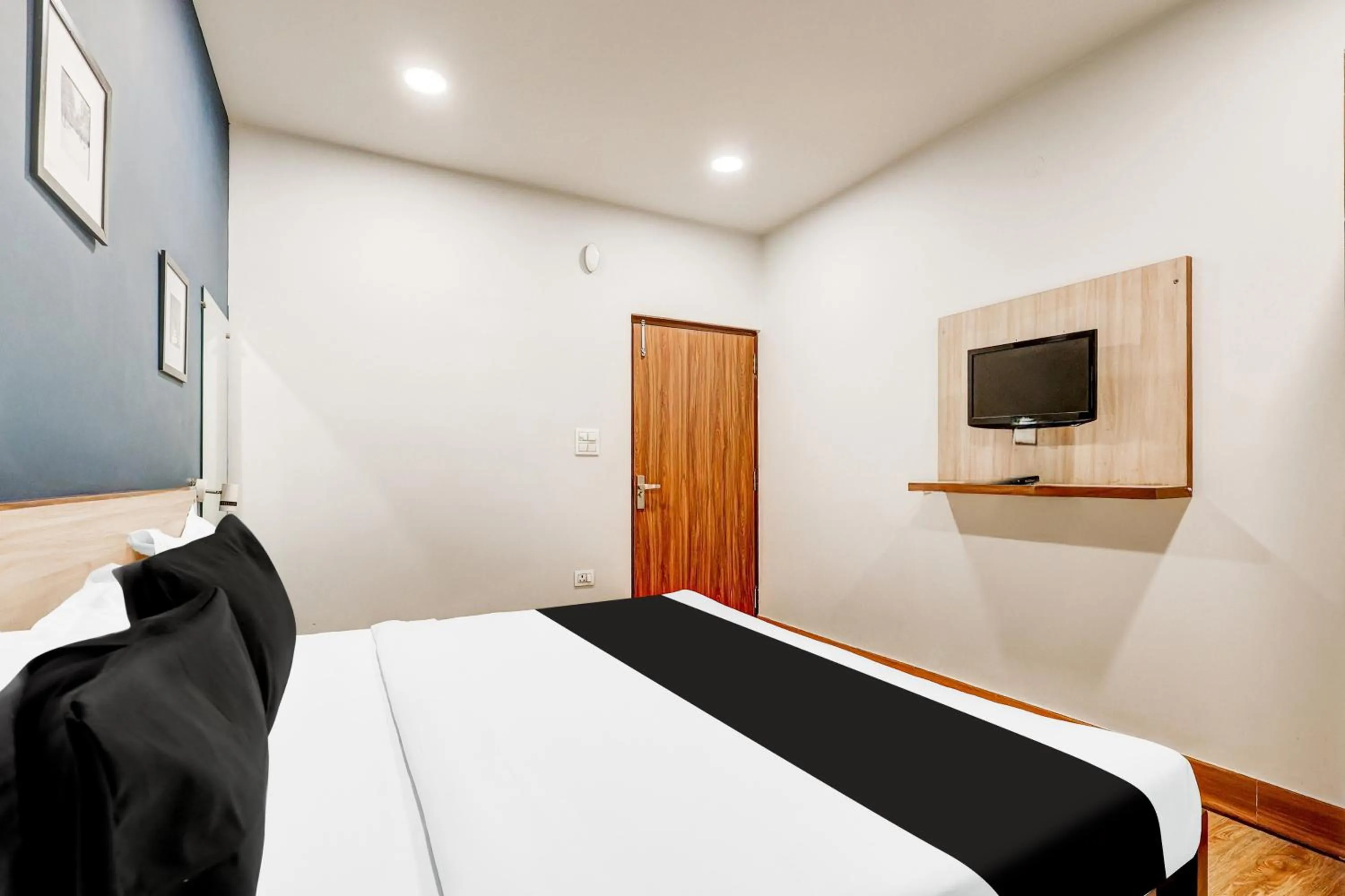 Bedroom, Bed in Super Collection O Palam Near Railway Station