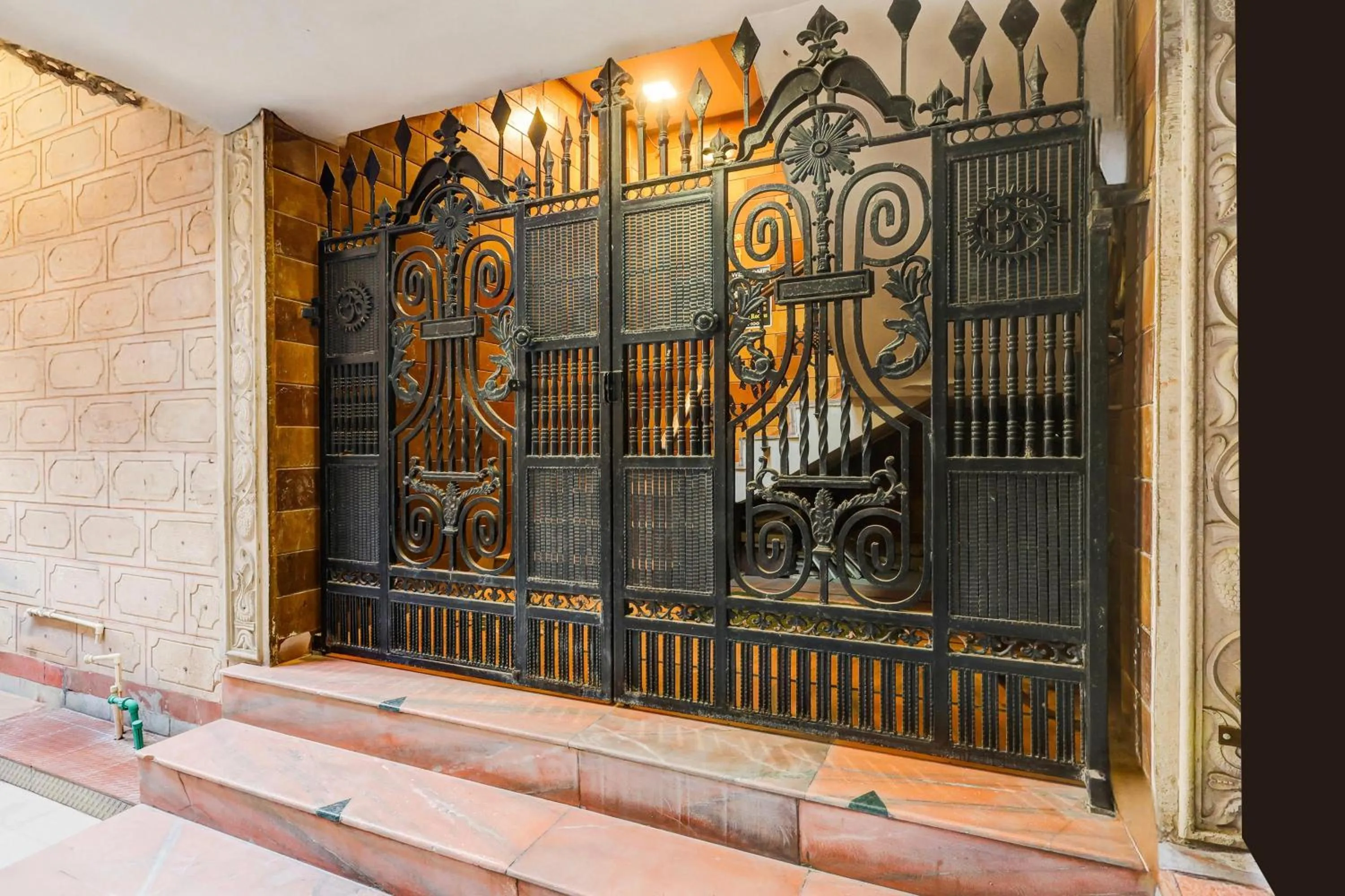 Facade/entrance in Super Collection O Palam Near Railway Station