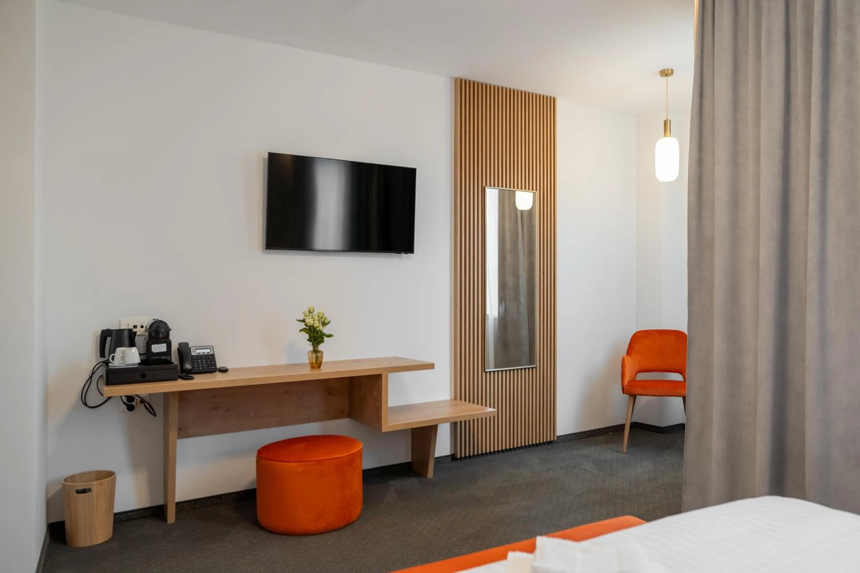 TV and multimedia, Bed in No Pardon Hotel