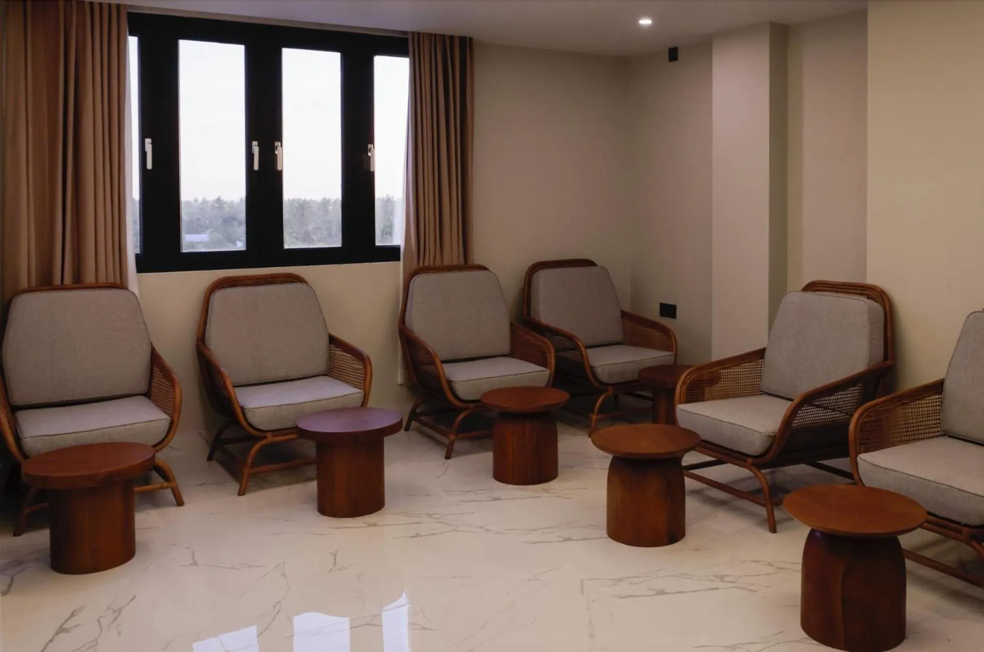 Dining area in Ocean Pearl Fuvahmulah