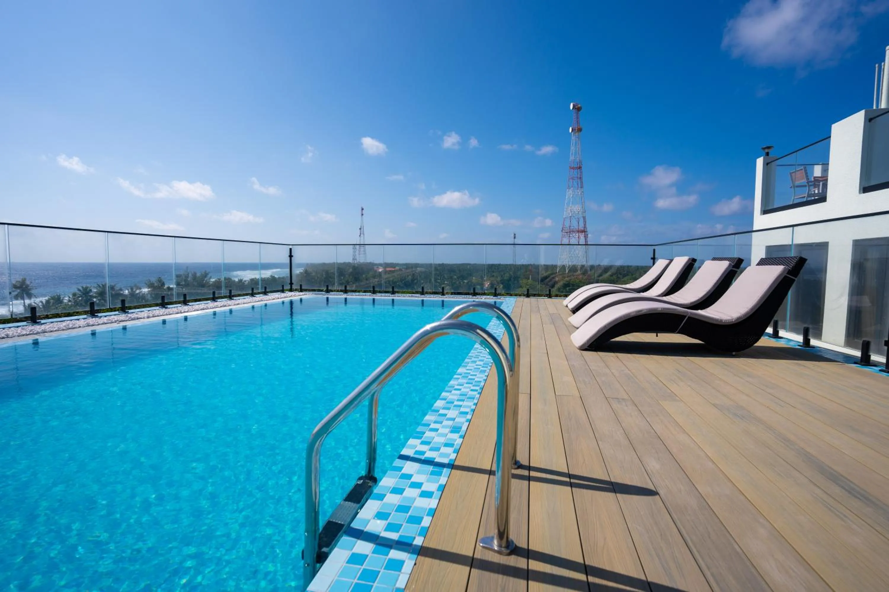 Day in Ocean Pearl Fuvahmulah