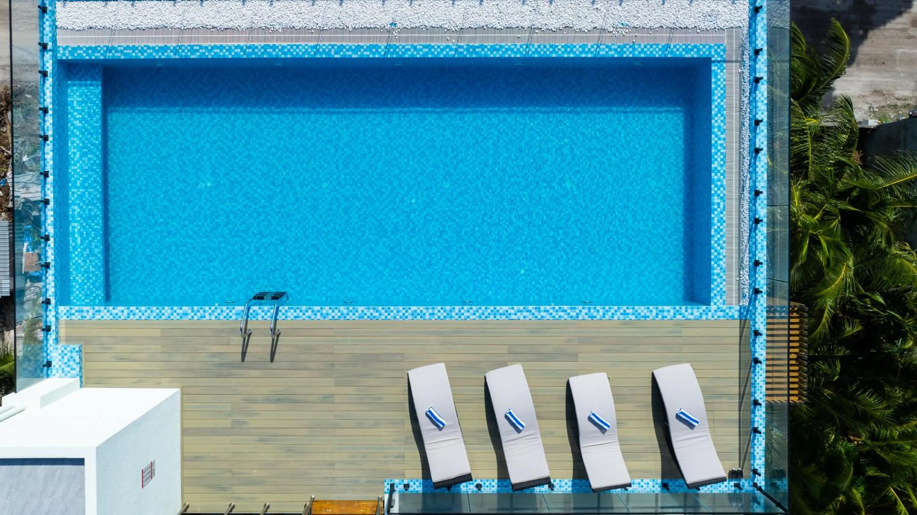 Day in Ocean Pearl Fuvahmulah