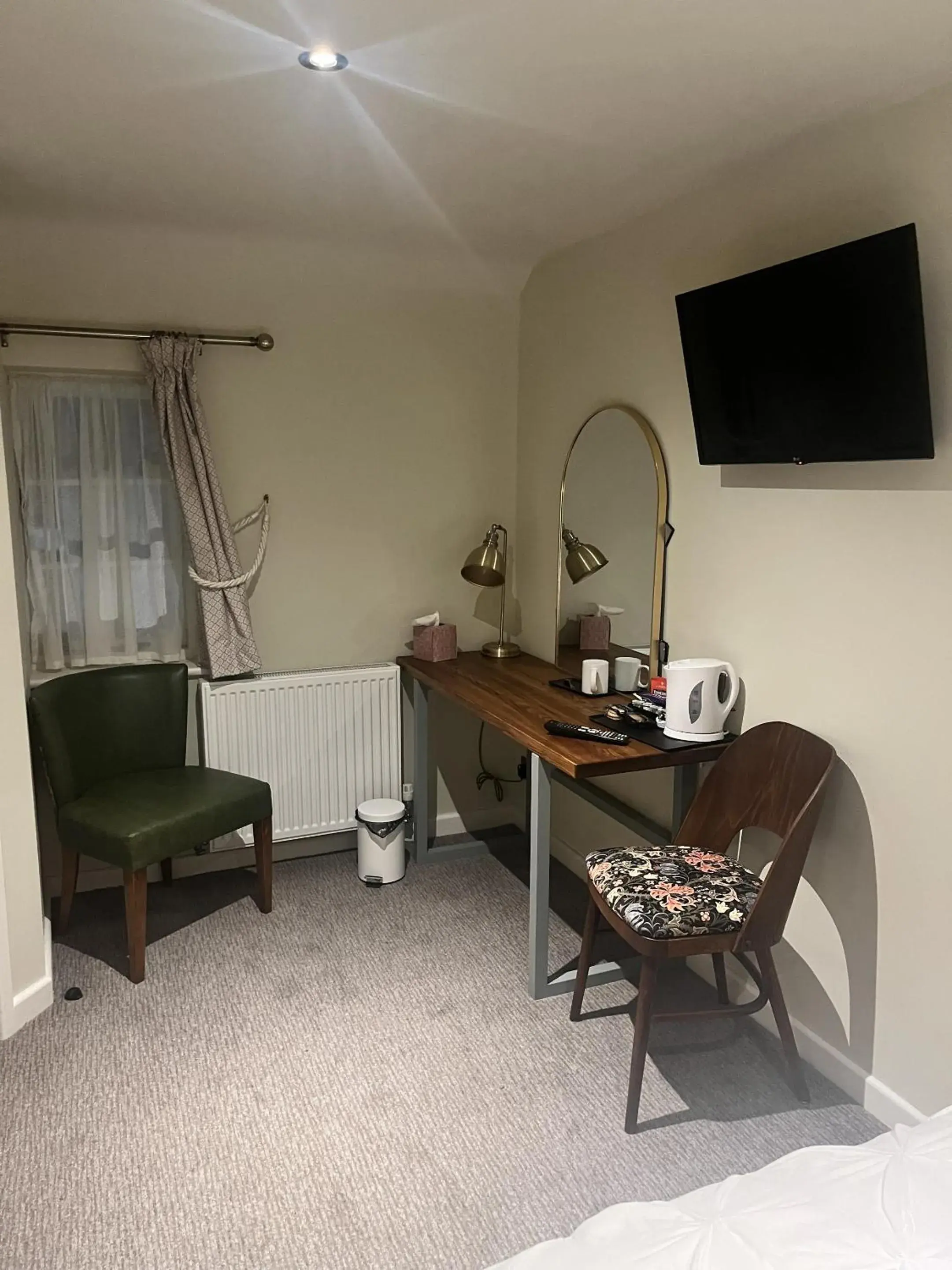 Deluxe Double Room with Shower in The Shambles Deluxe Double Room with Shower in The Shambles