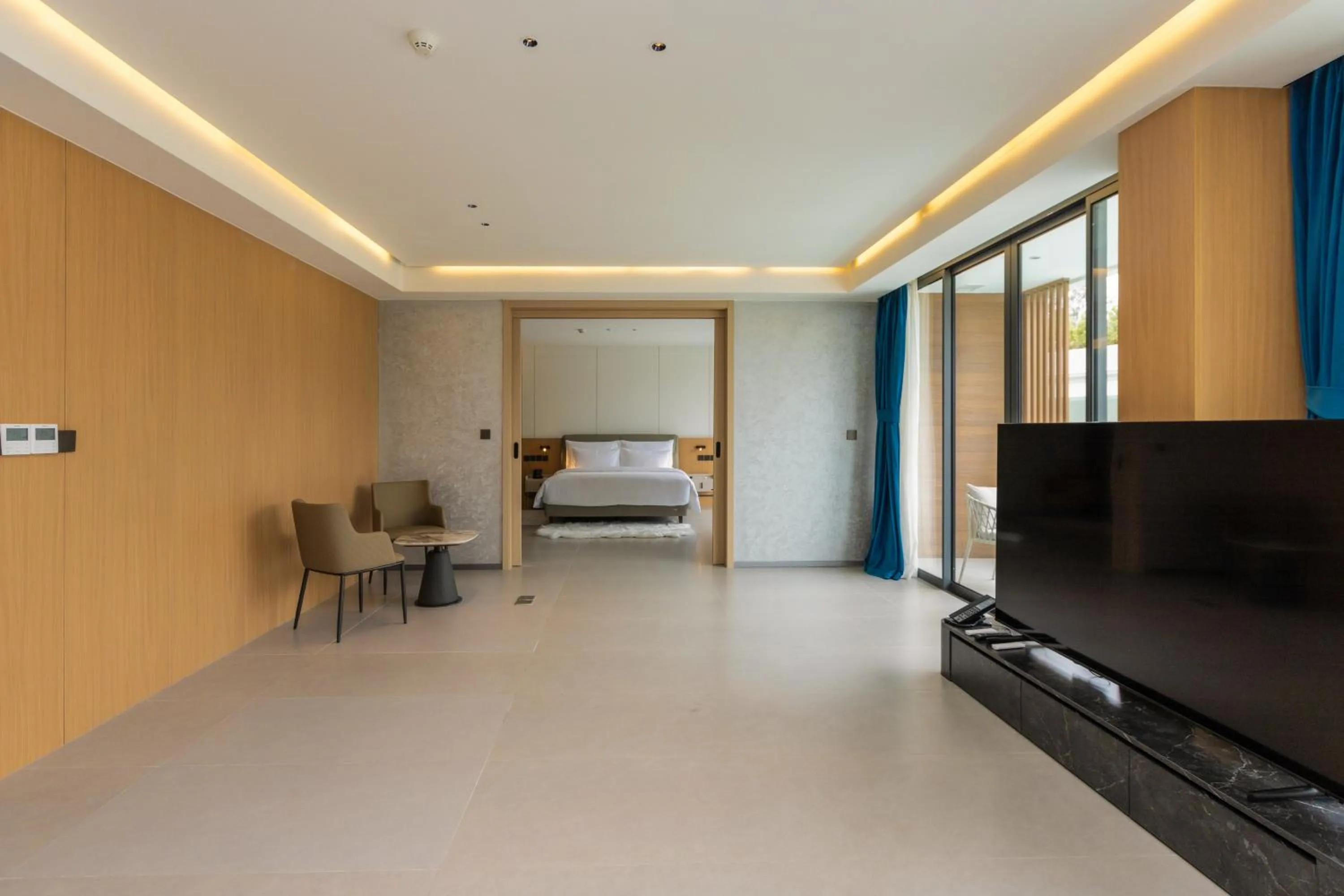 TV and multimedia, Bed in Kora Beach Resort Phuket