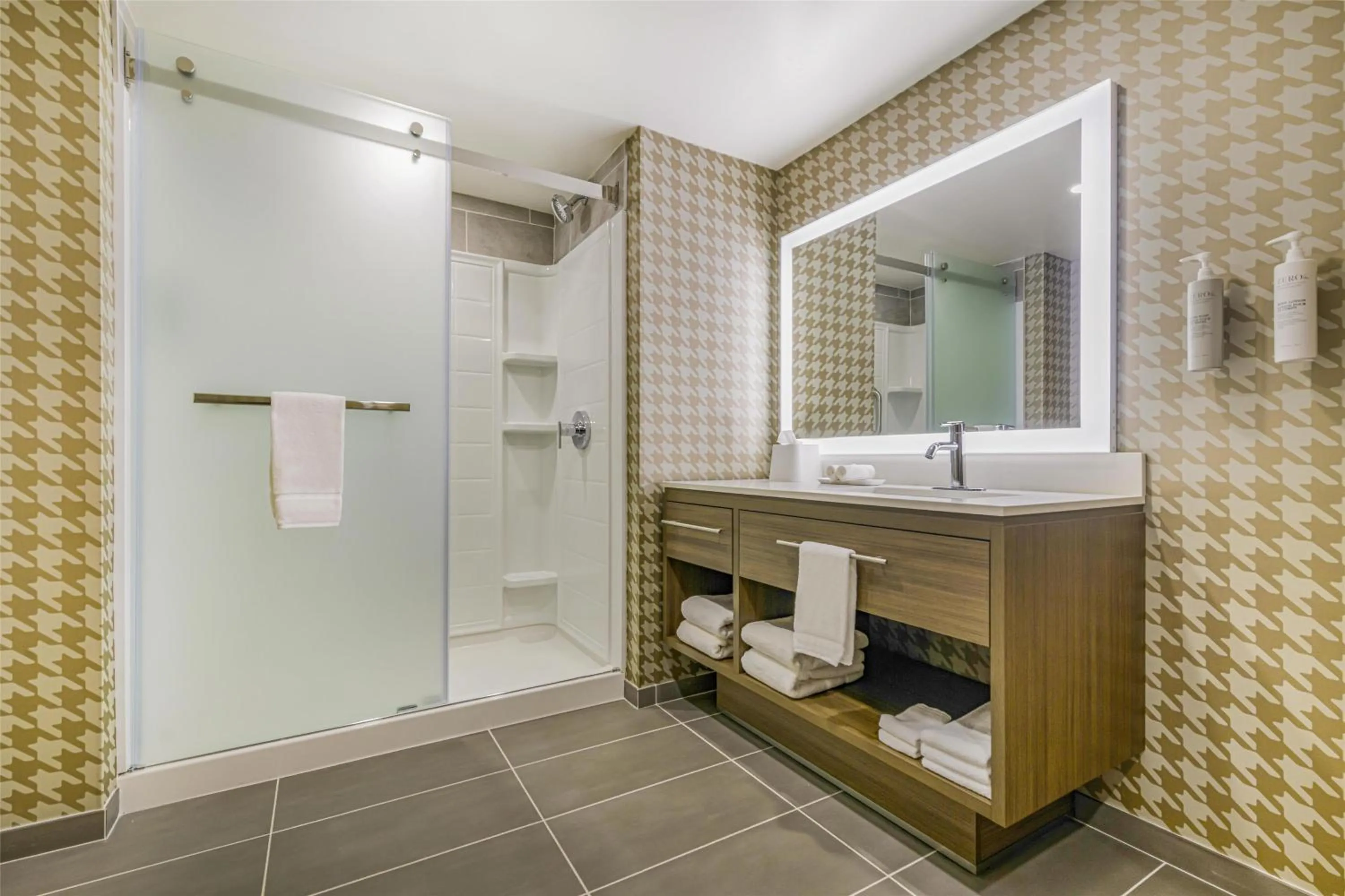 Bathroom in Home2 Suites By Hilton Guntersville