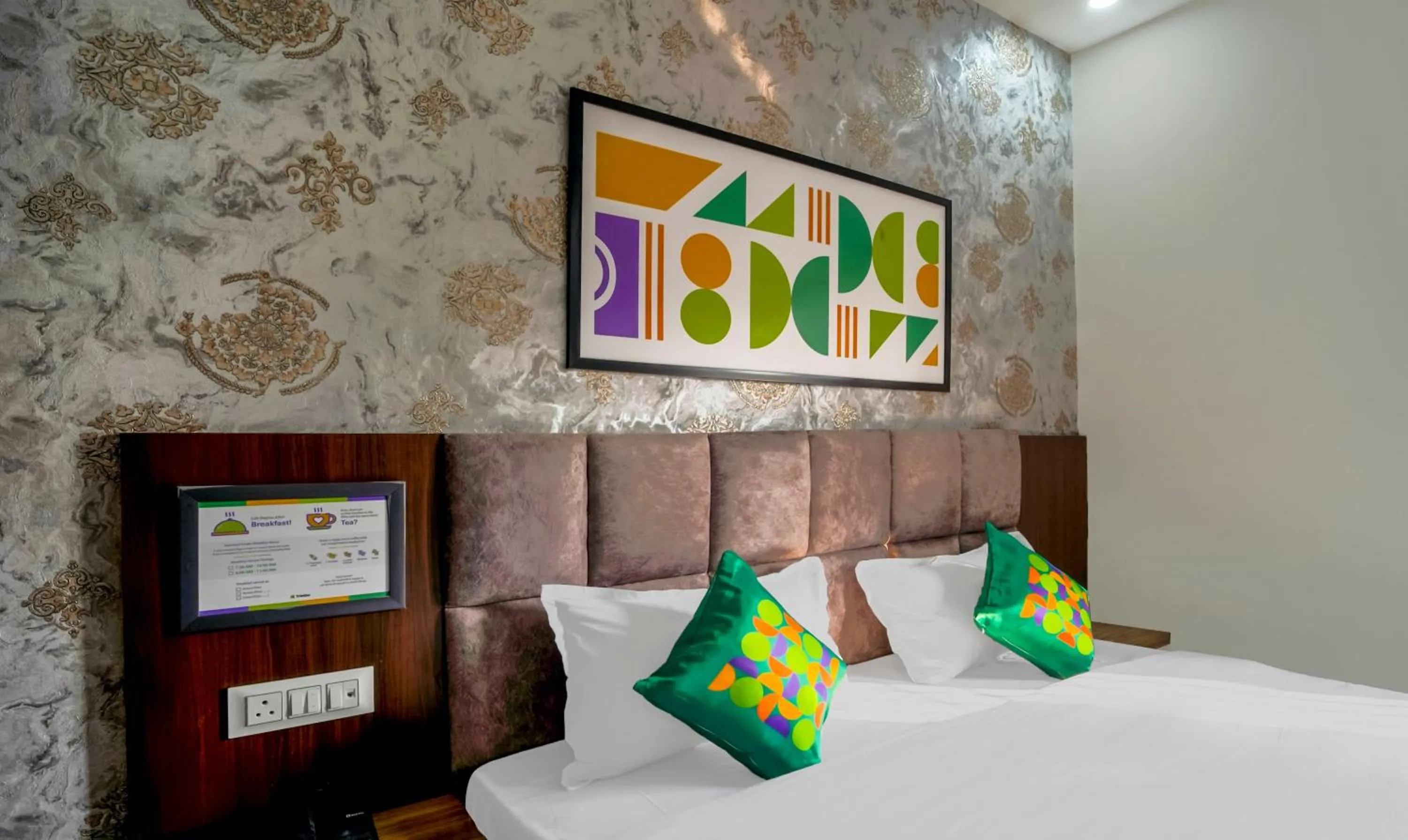 Bedroom, Bed in Treebo NPS Grand, Ranchi Railway Station