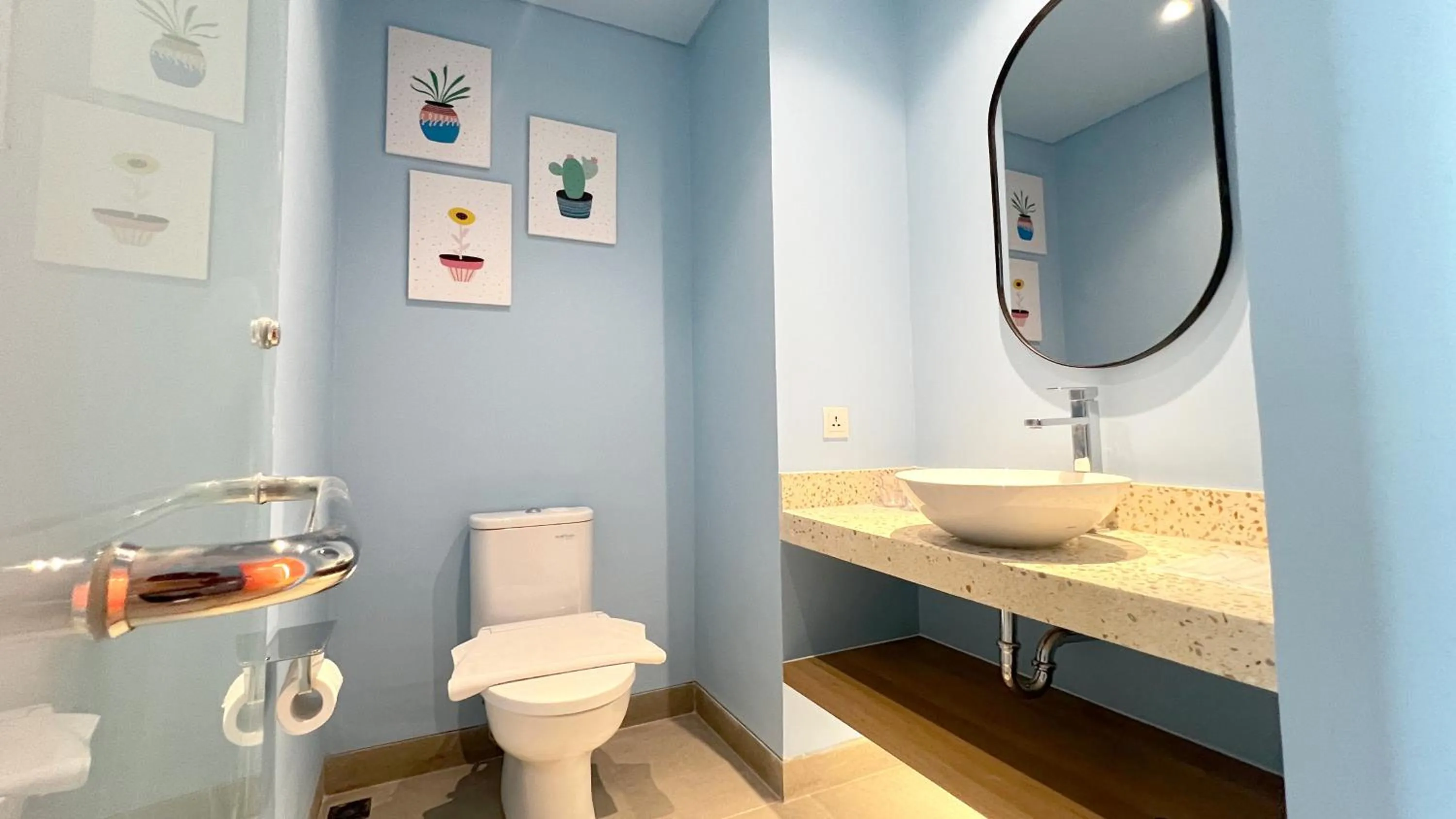 Bathroom in Yellow Bee Resort Cililitan