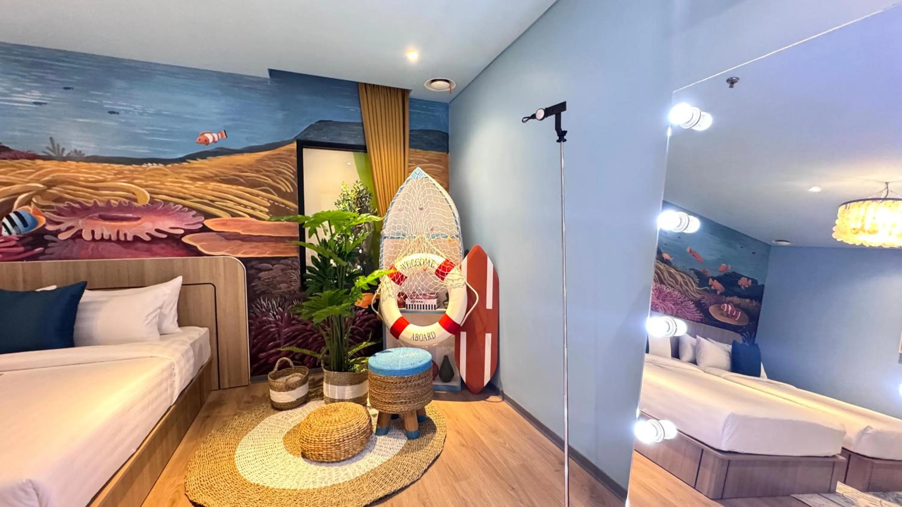 Bedroom, Bed in Yellow Bee Resort Cililitan