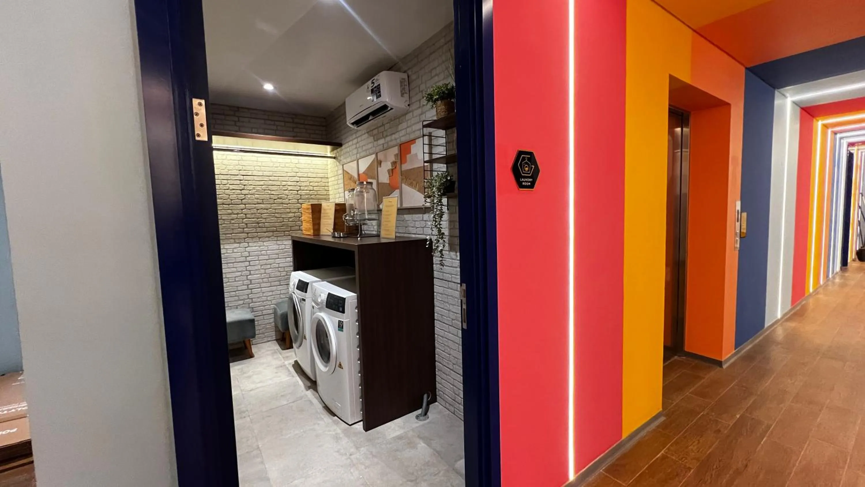 laundry in Yellow Bee Resort Cililitan