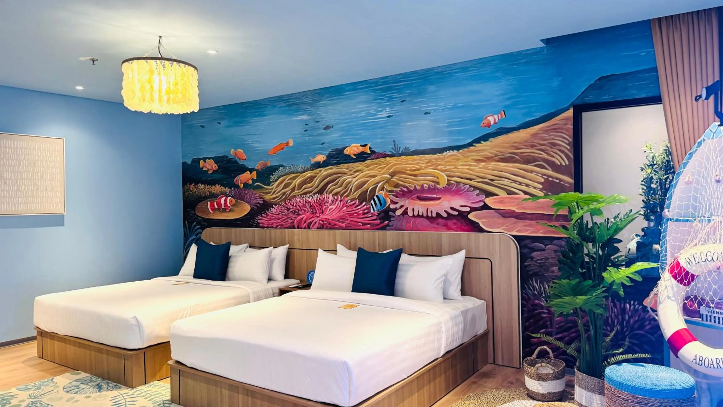 Bedroom, Bed in Yellow Bee Resort Cililitan