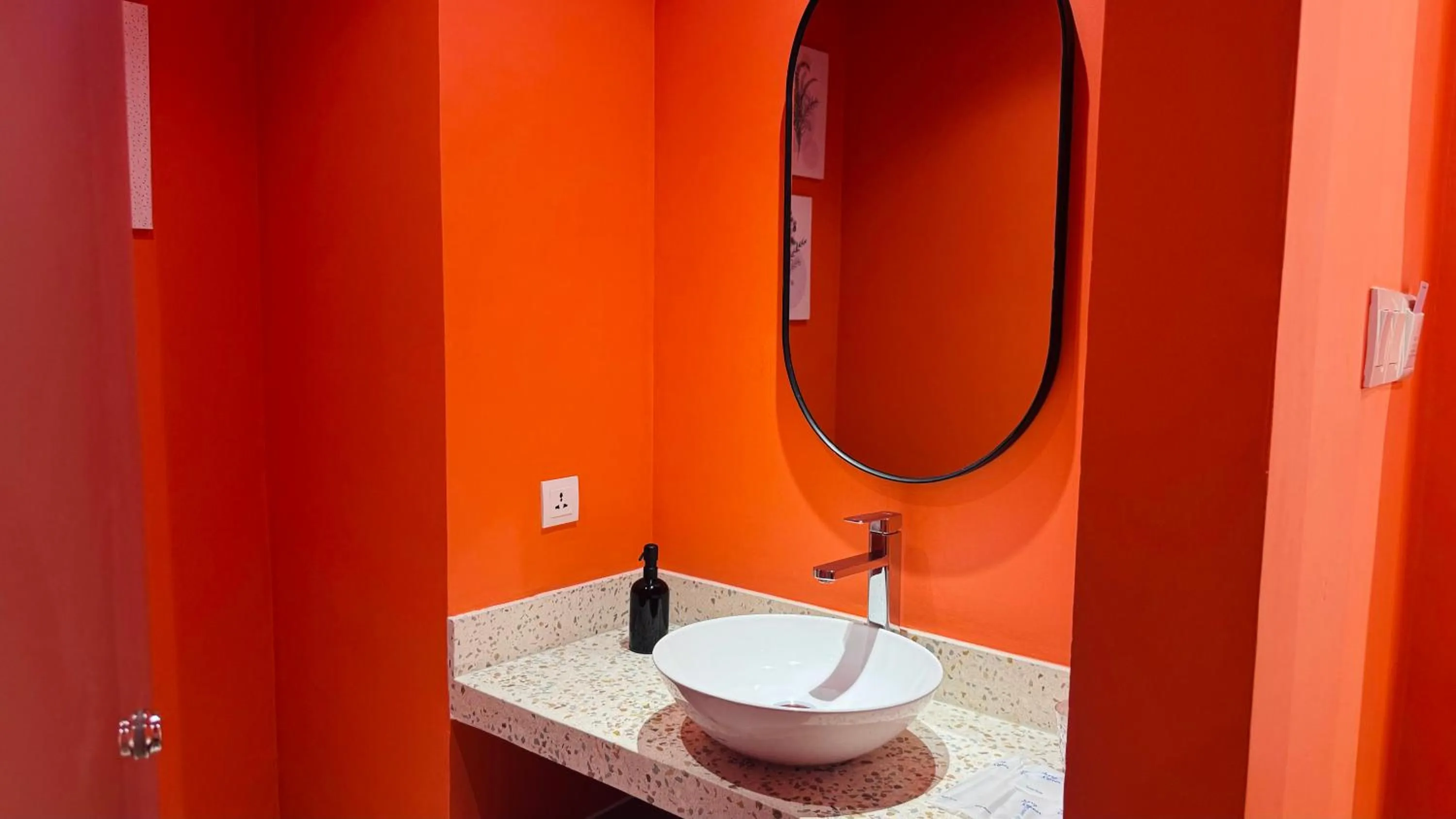 Bathroom in Yellow Bee Resort Cililitan