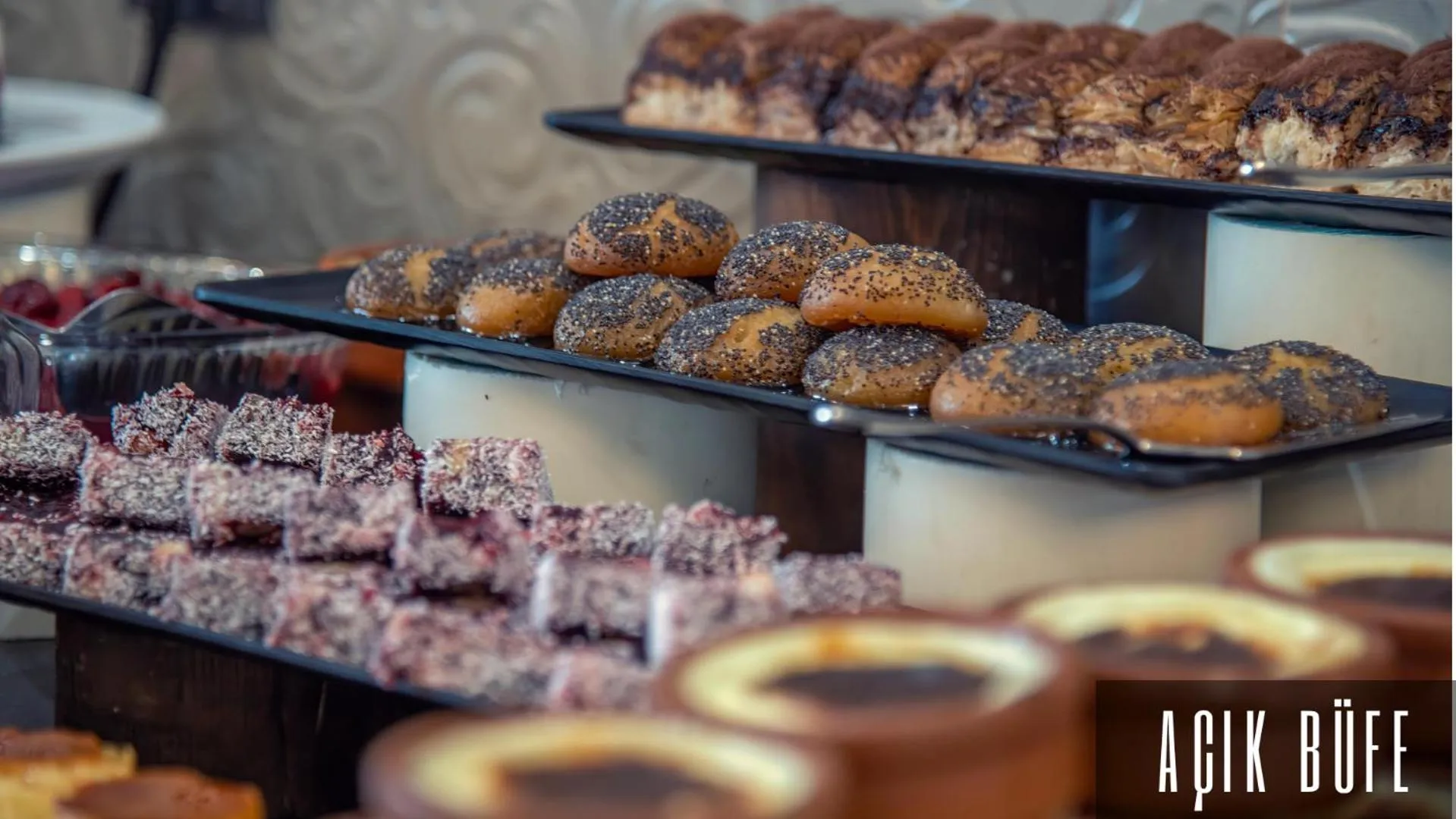 Restaurant/places to eat in V Orman Resort