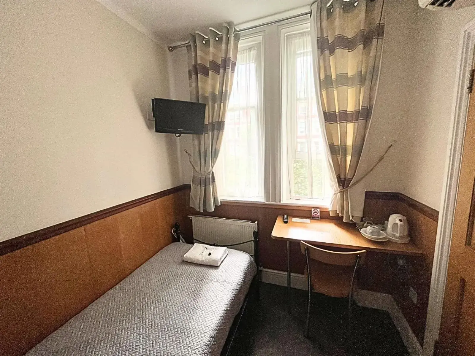 Single Room with Private Bathroom in The Marker Hotel Single Room with Private Bathroom in The Marker Hotel