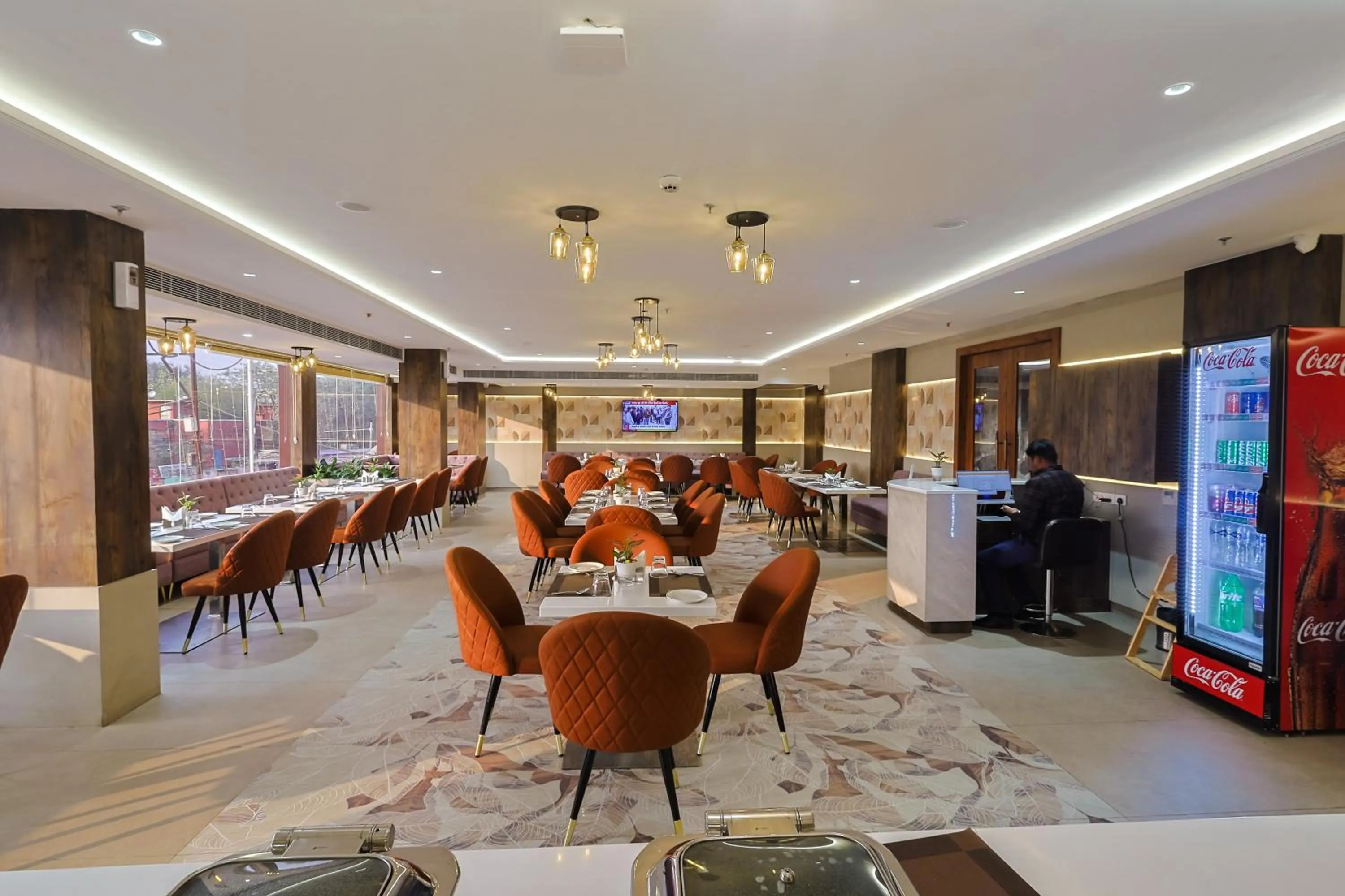 Restaurant/places to eat in Hotel Vishwam Residency