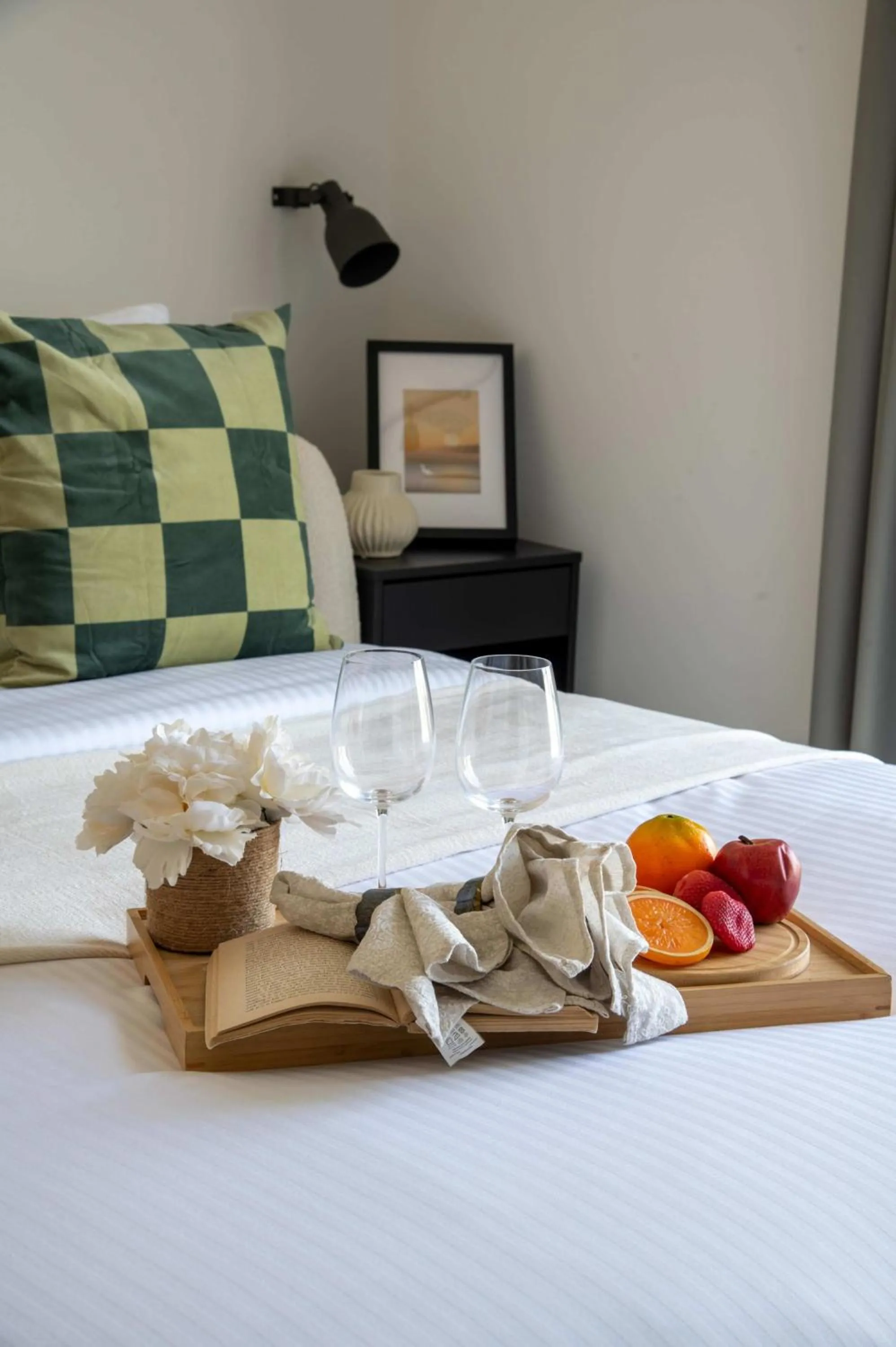 Decorative detail, Bed in Frank Porter - Bella Rose