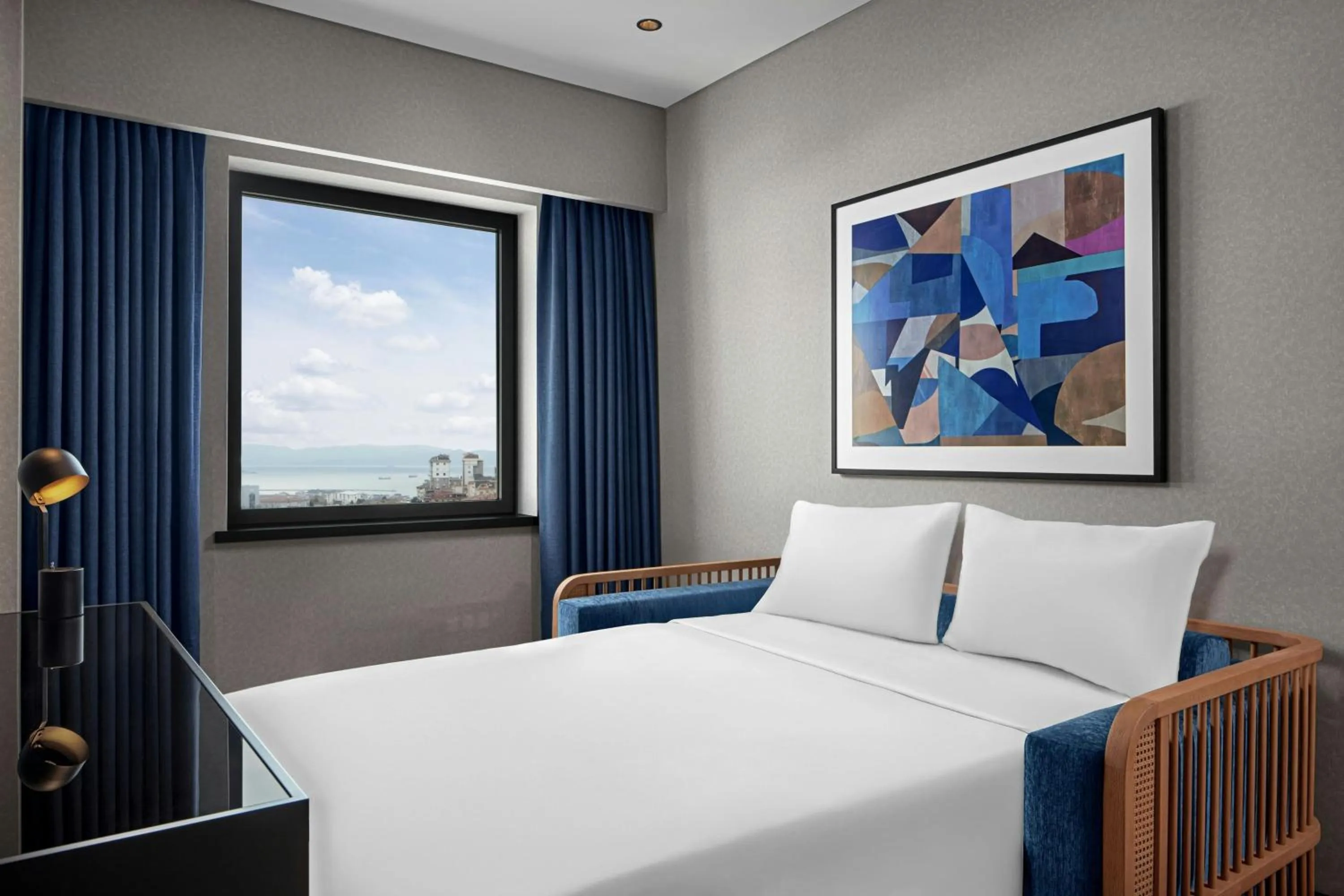 Photo of the whole room, Bed in Four Points by Sheraton Istanbul Pendik