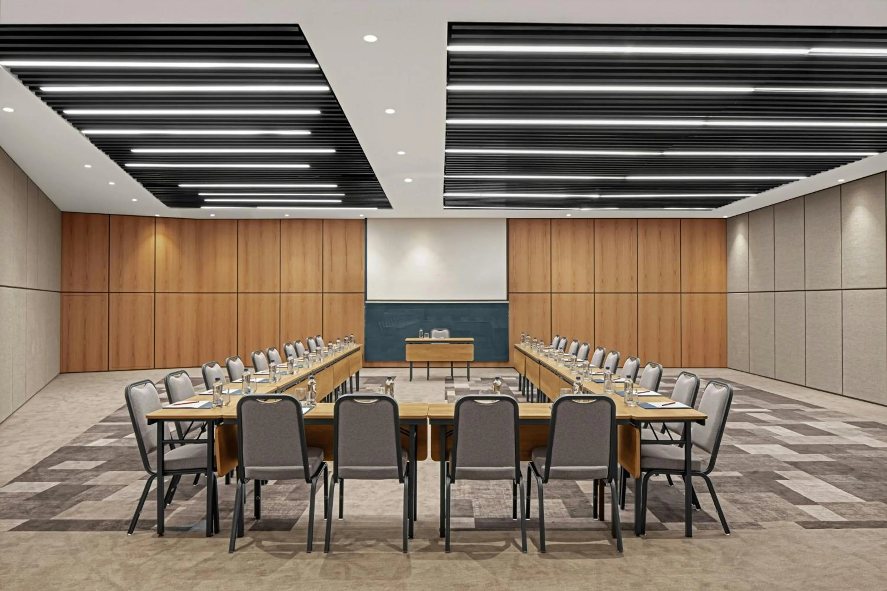 Meeting/conference room in Four Points by Sheraton Istanbul Pendik