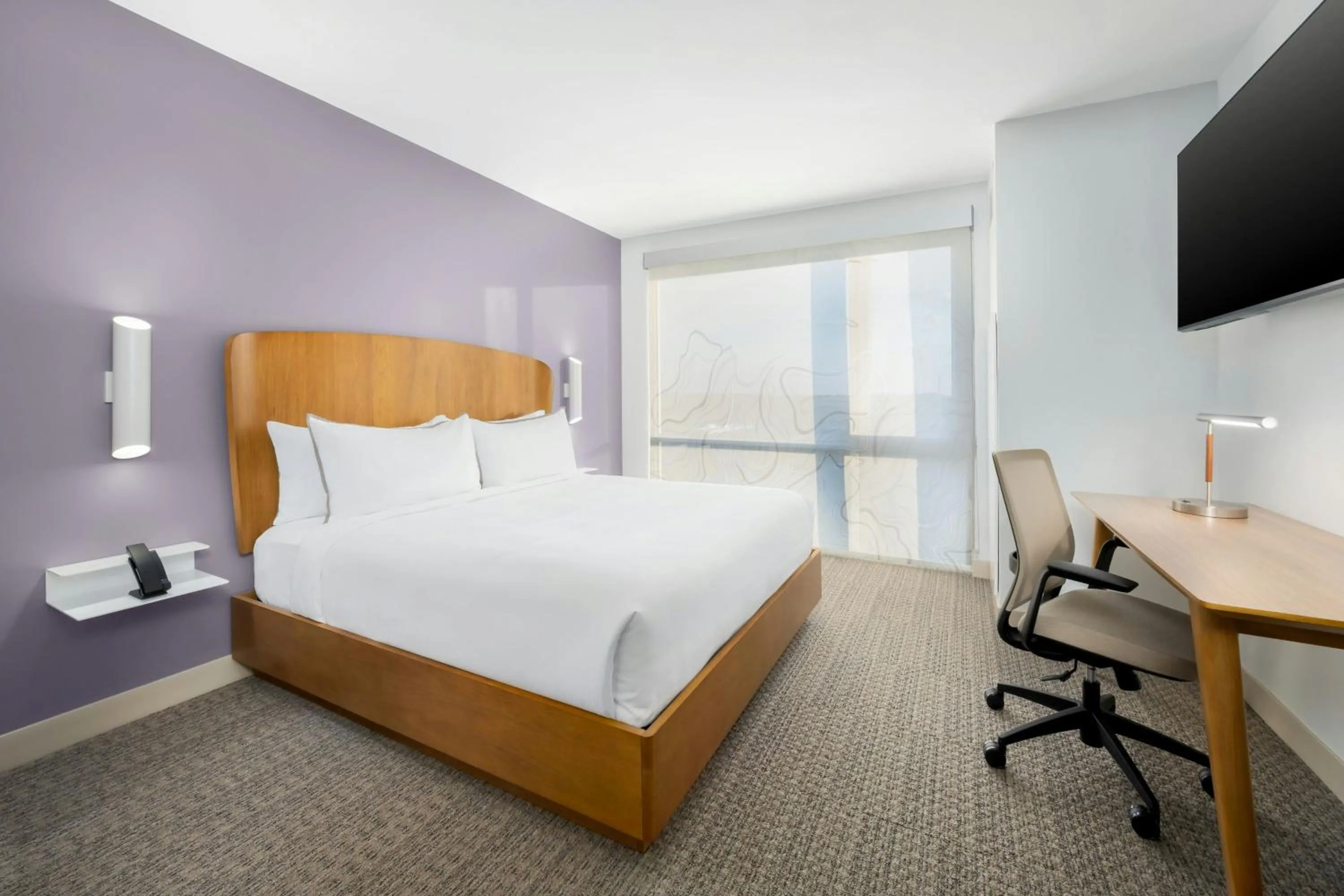 Photo of the whole room, Bed in Element Savannah Midtown